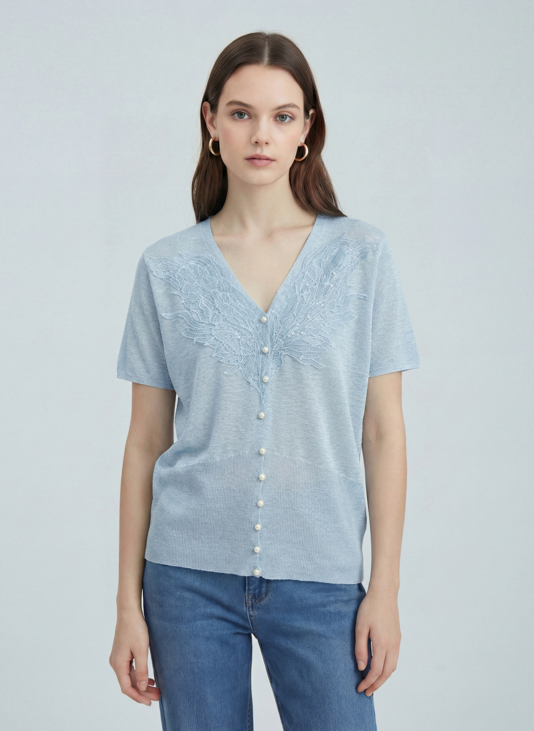 Wholesaler SHEYA FASHION - Elegant Lace V-Neck Knit Top with Pearl Detail