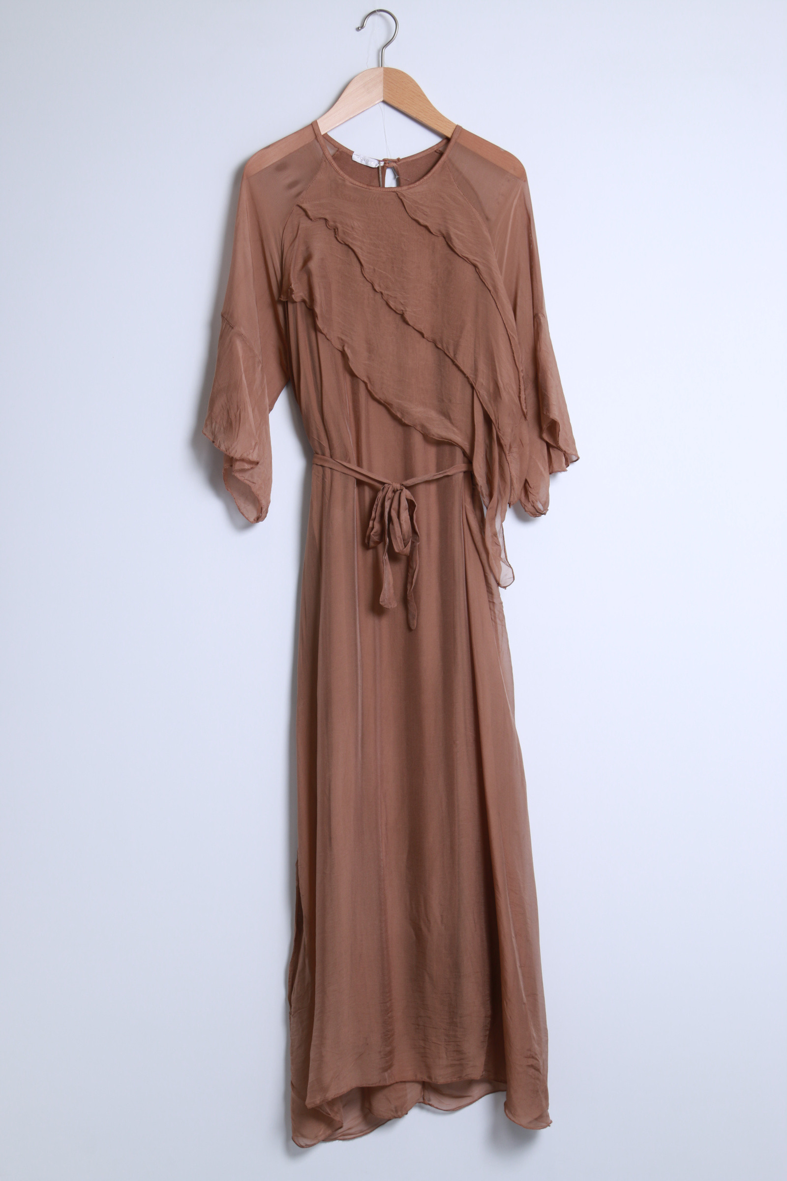 Wholesaler SHYLOH - Flowy long silk dress with multiple ruffles