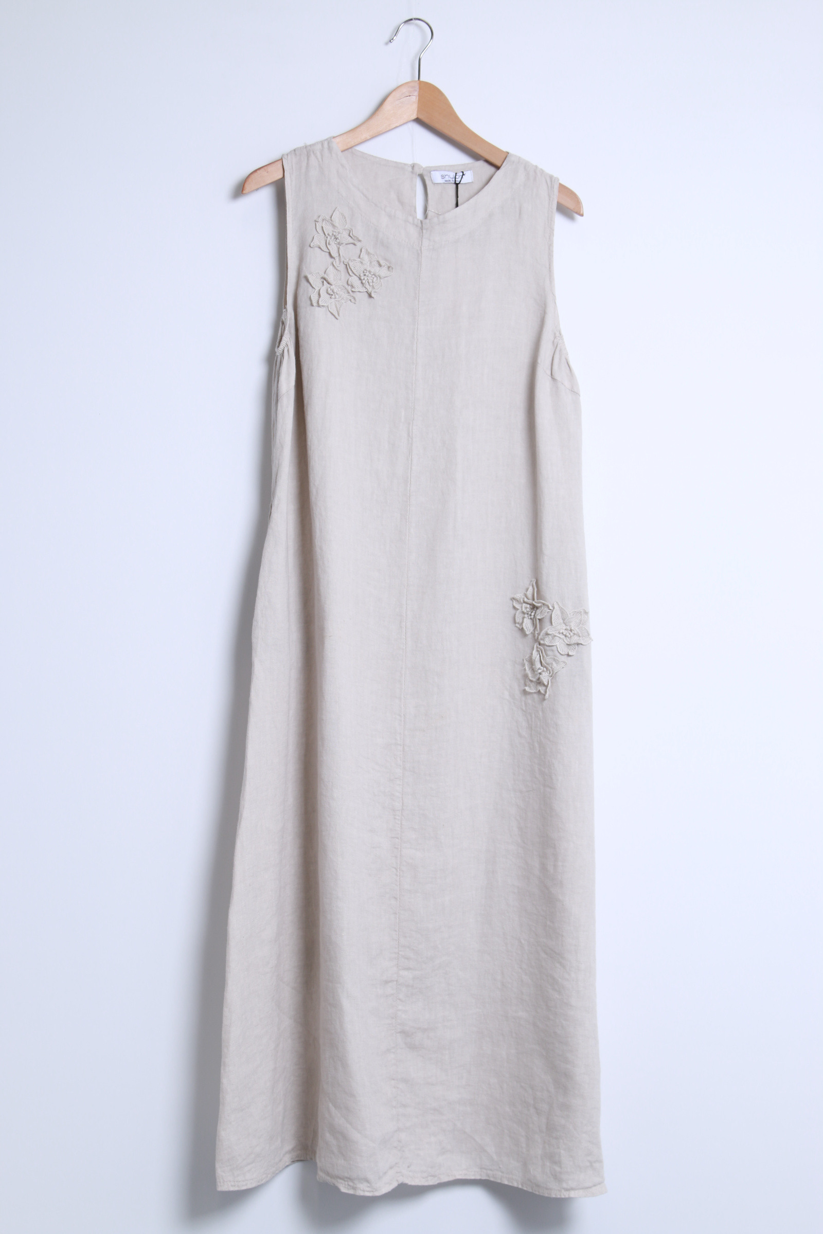 Wholesaler SHYLOH - Long linen dress with embroidered flowers