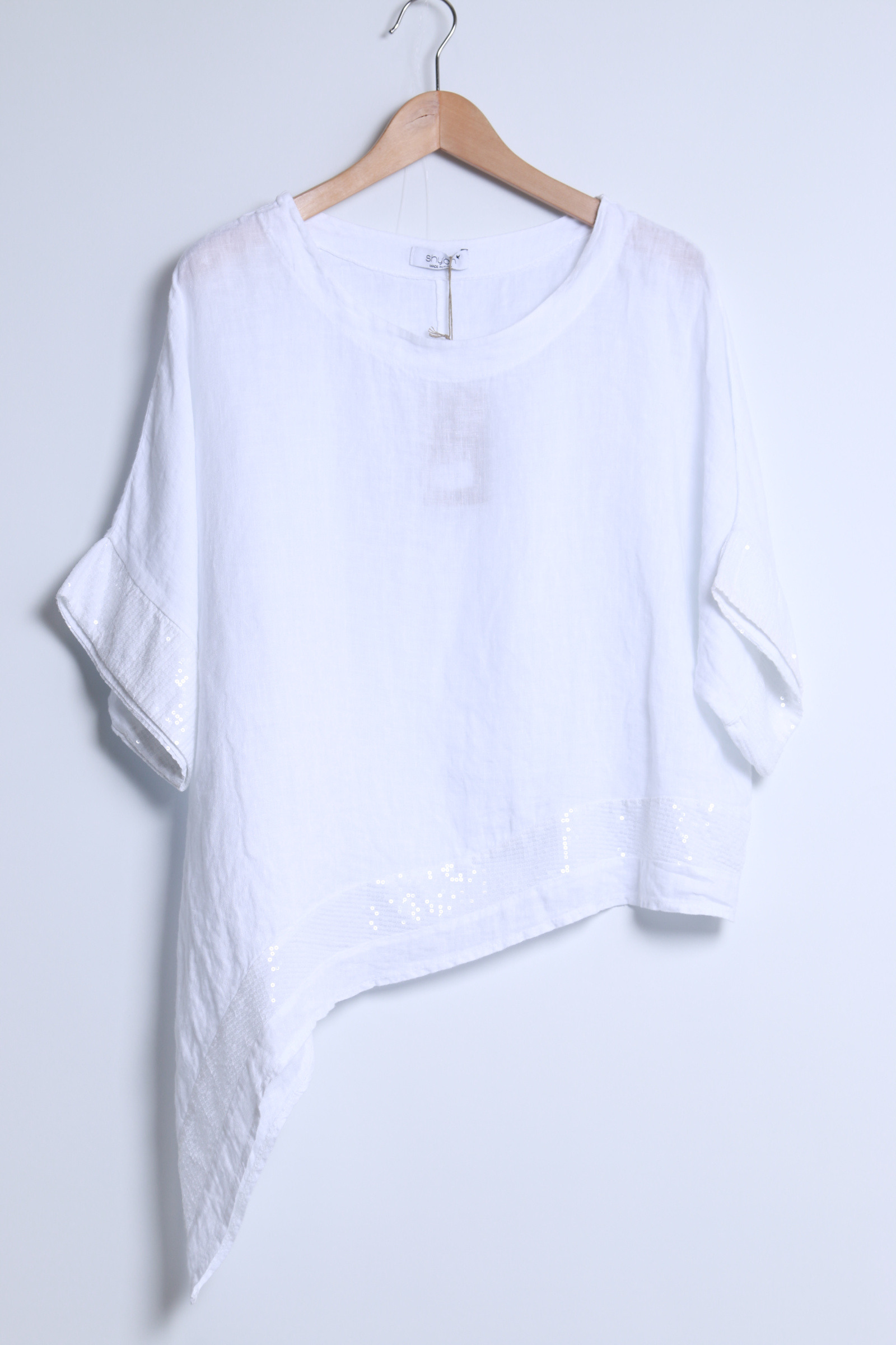 Wholesaler SHYLOH - Asymmetric linen top with sequins