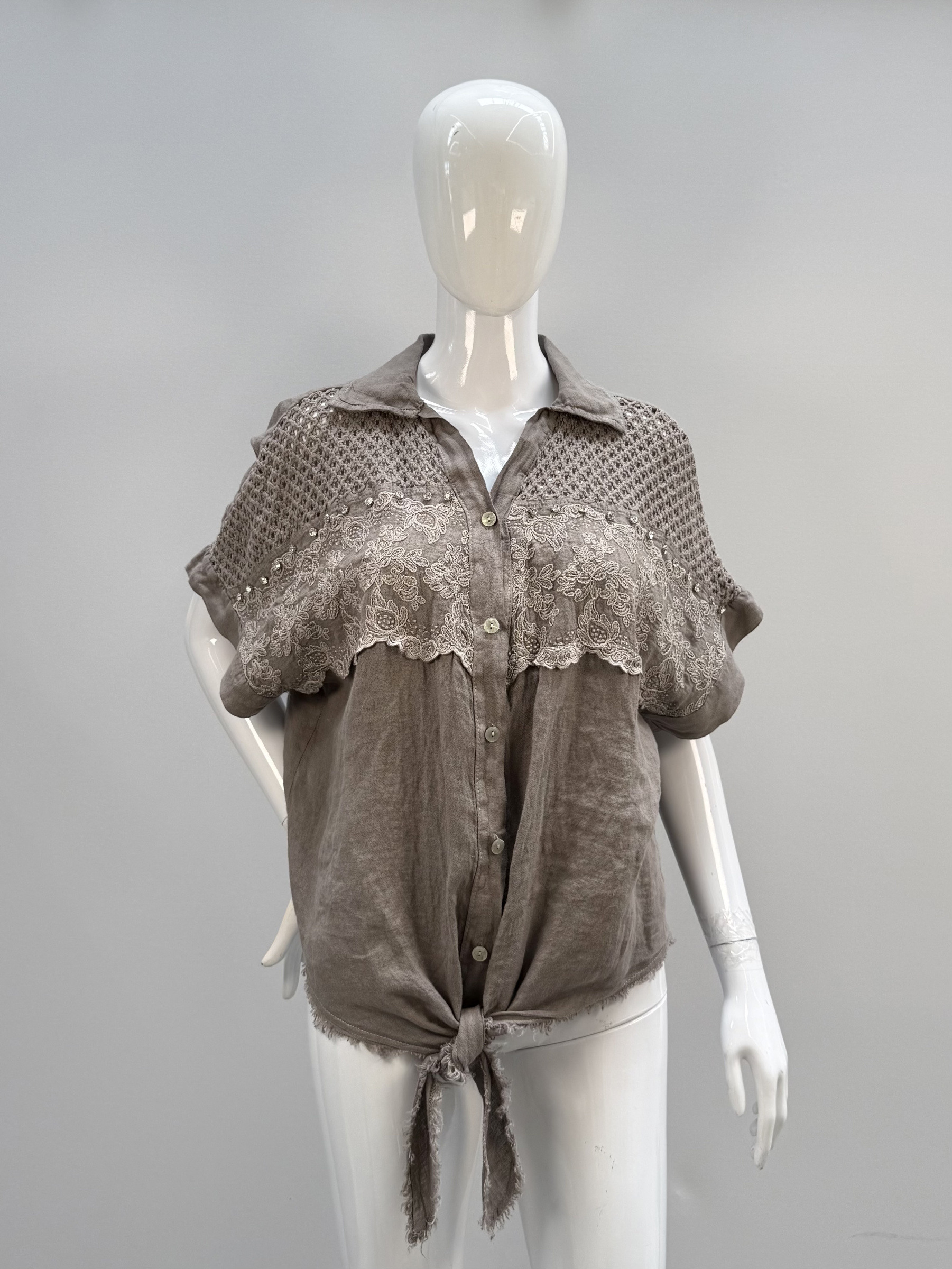 Grossista SILVIA - Camicia a mezza manica con laccetti