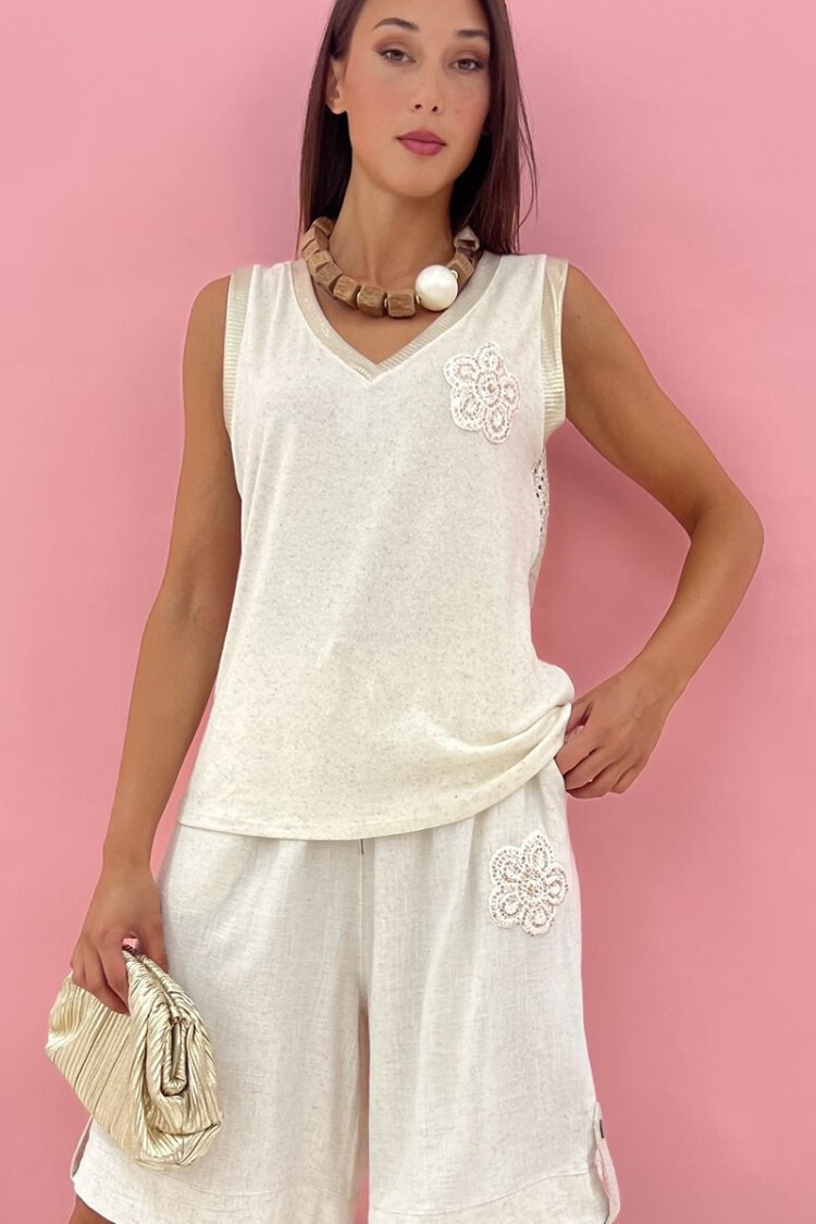 Wholesaler SILVIA - vest with flower