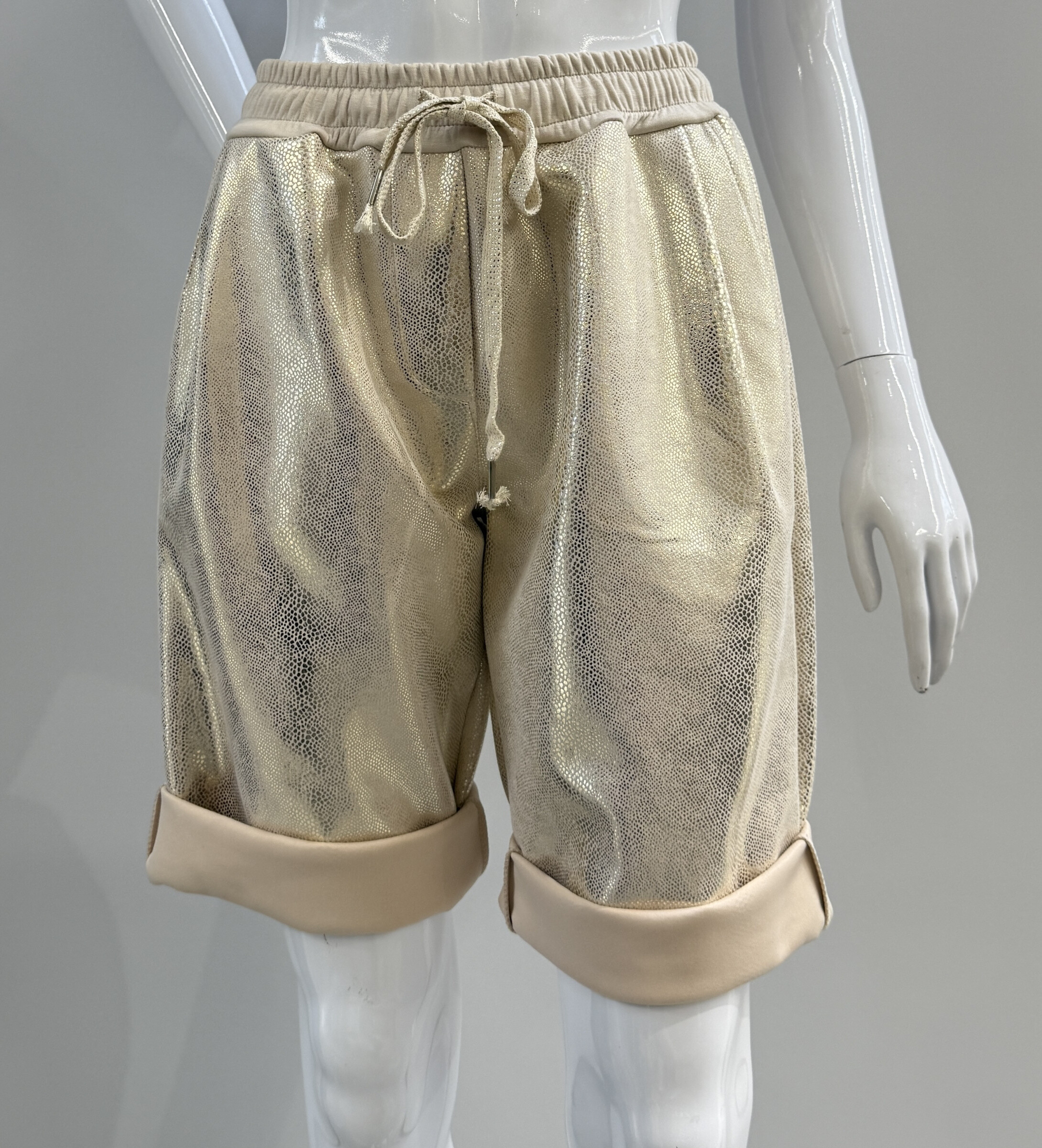 Grossiste SILVIA - pantalon court