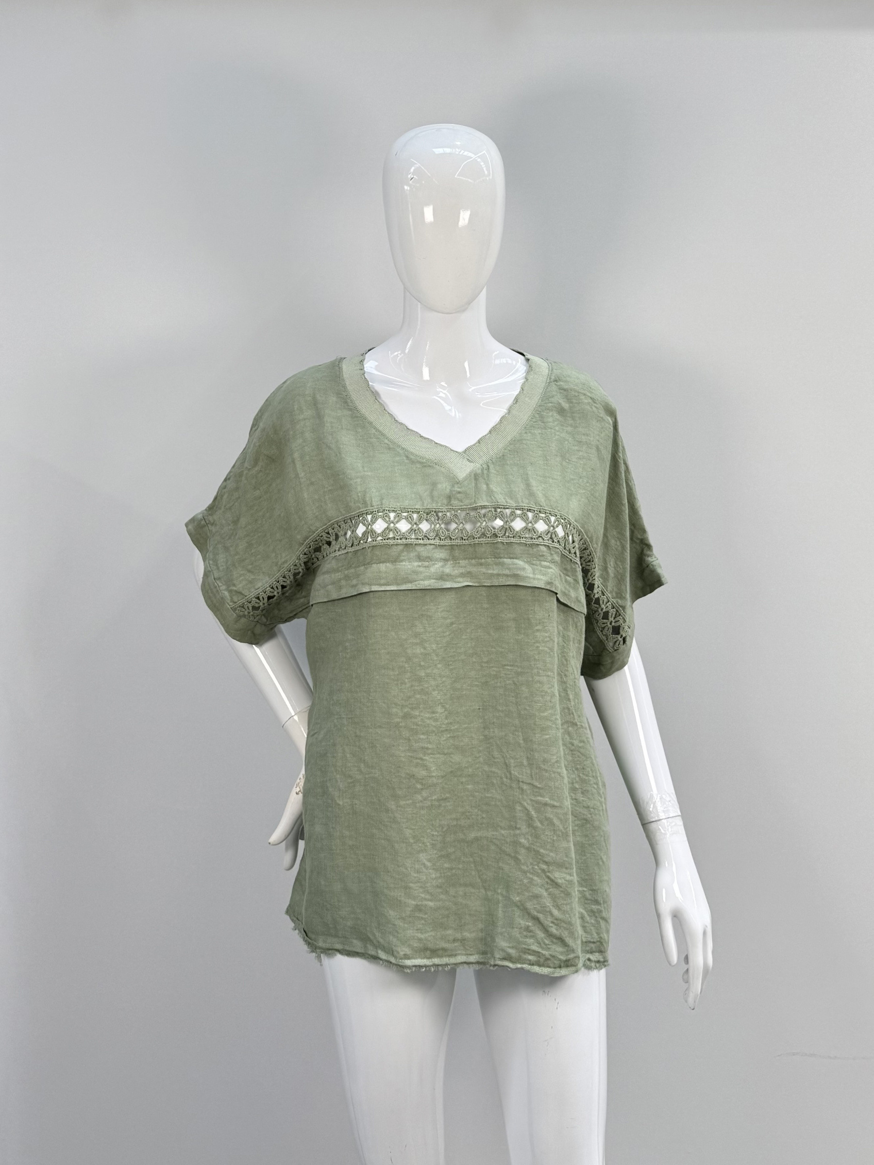 Wholesaler SILVIA - Half-sleeve V-neck top with embroidery