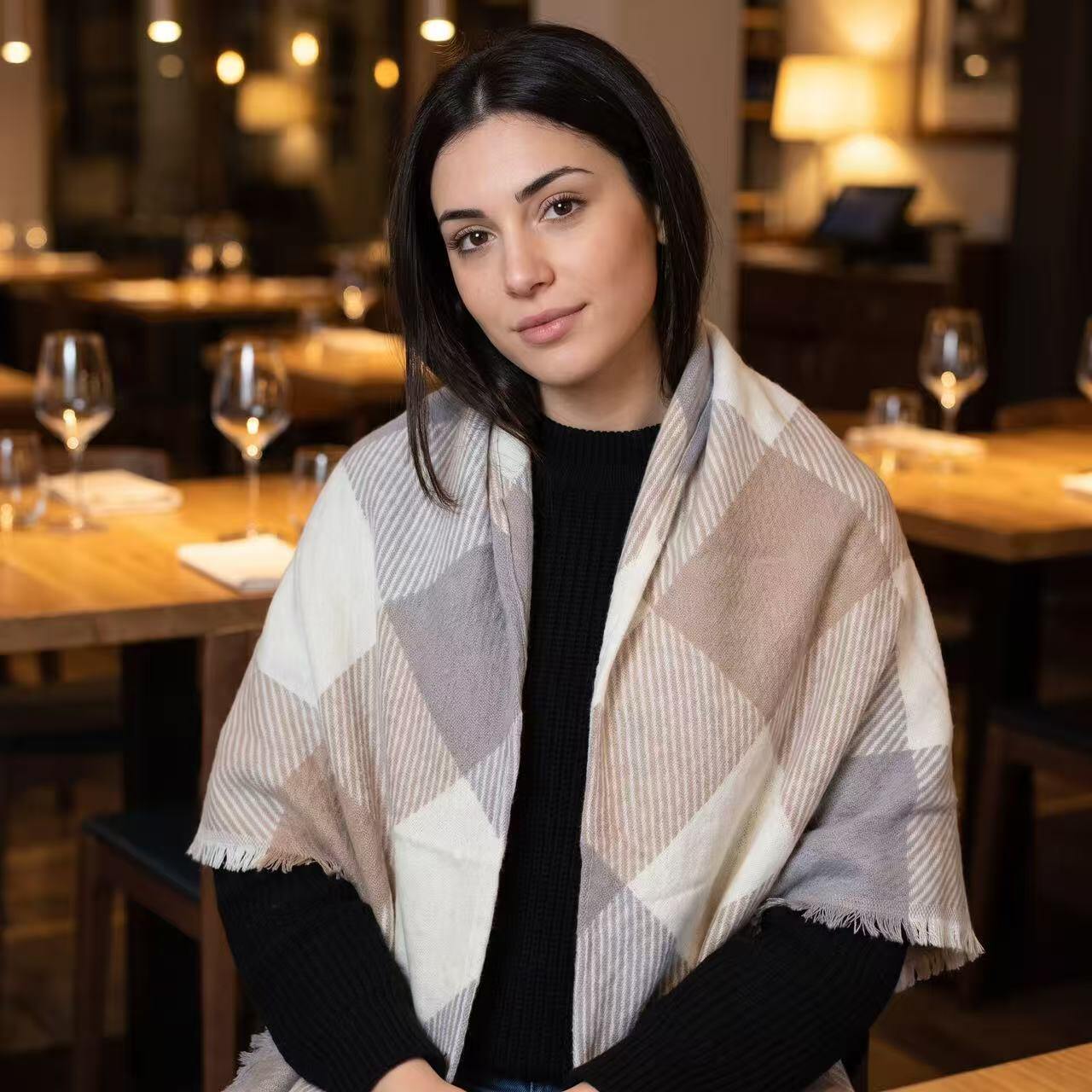 Wholesaler Sissi Accessori - TRIANGLE PONCHO SCARF