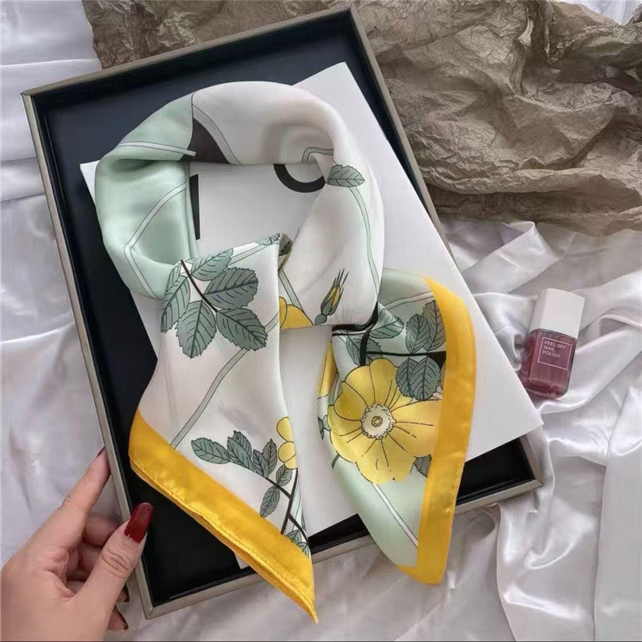 Mayorista Sissi Accessori - PAÑUELO 70X70