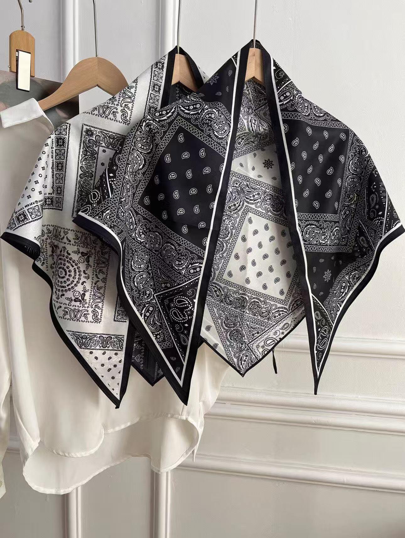 Wholesaler Sissi Accessori - TRIANGLE SCARF