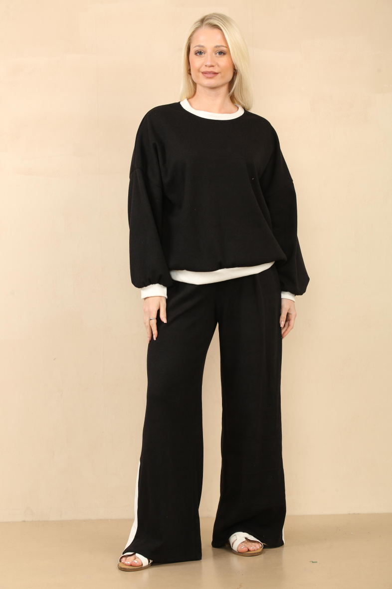 Wholesaler SK MODE - woman wearing casual and loungewear ensemble. Set Ref-8958