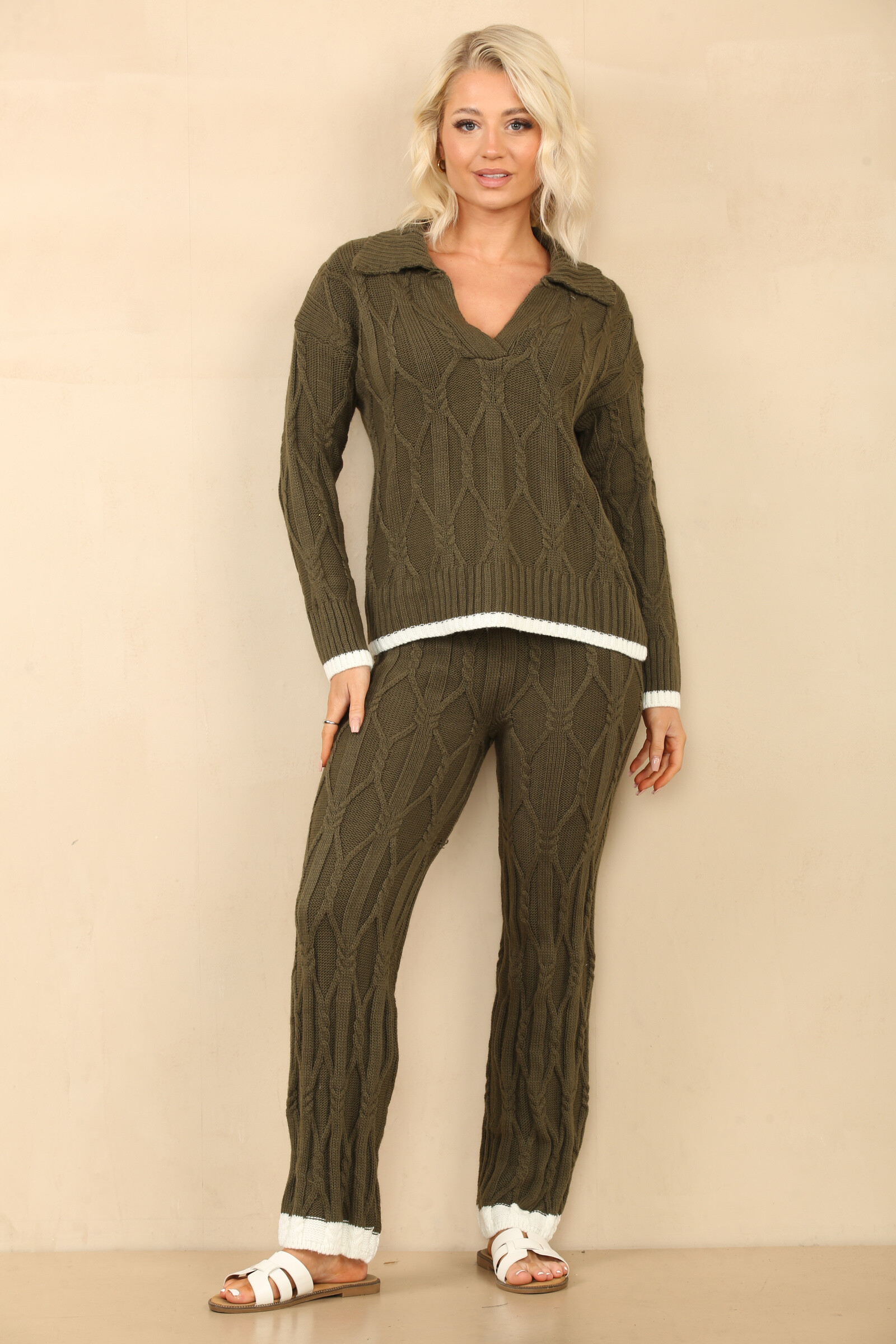 Wholesaler SK MODE - Knitted set with high collar and relief pattern ref-SK24-306.