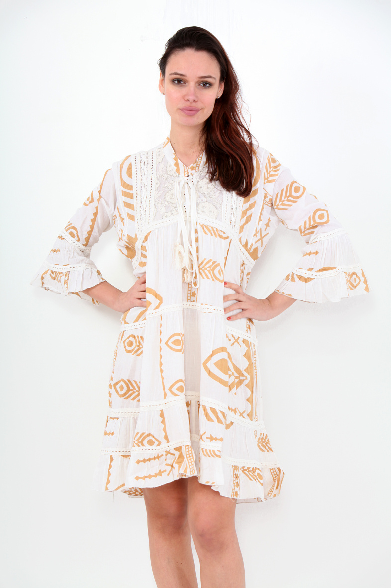 Mayorista SK MODE - Vestido blanco corto, atado con una cinta blanca y estilo SKB12A