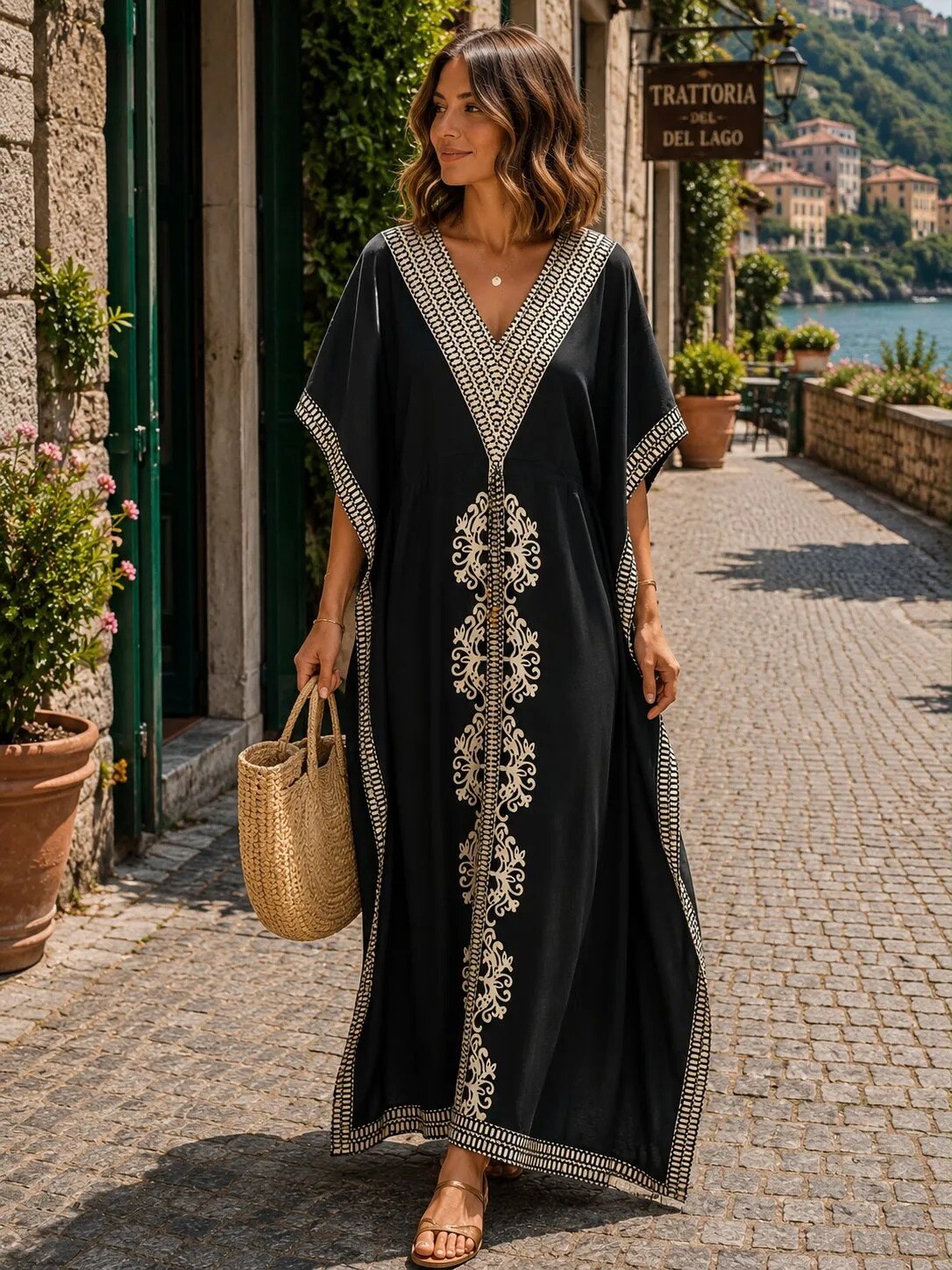 Großhändler SK MODE - Langes Boho-Kaftan-Kleid für Damen – Bestickter V-Ausschnitt, Weite Passform, Kurze Ärmel, Schicker Orientalischer Stil