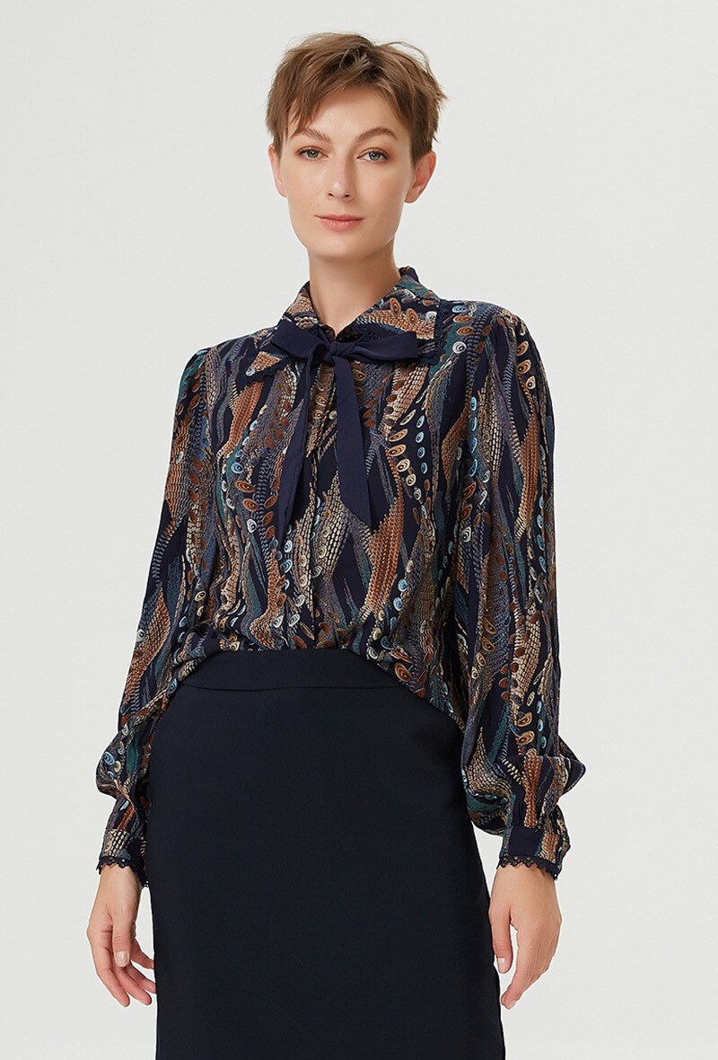Wholesaler Smart and Joy - Pussy-bow shirt with abstract print