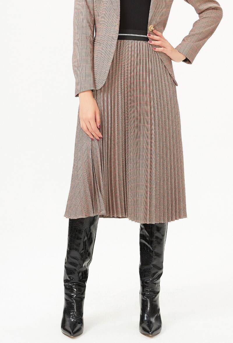 Wholesaler Smart and Joy - Pleated skirt and contrast elastic waist