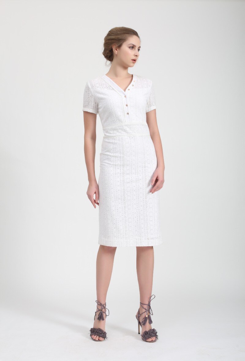 Grossiste Smart and Joy - Robe ajustée manches courtes dentelle anglaise