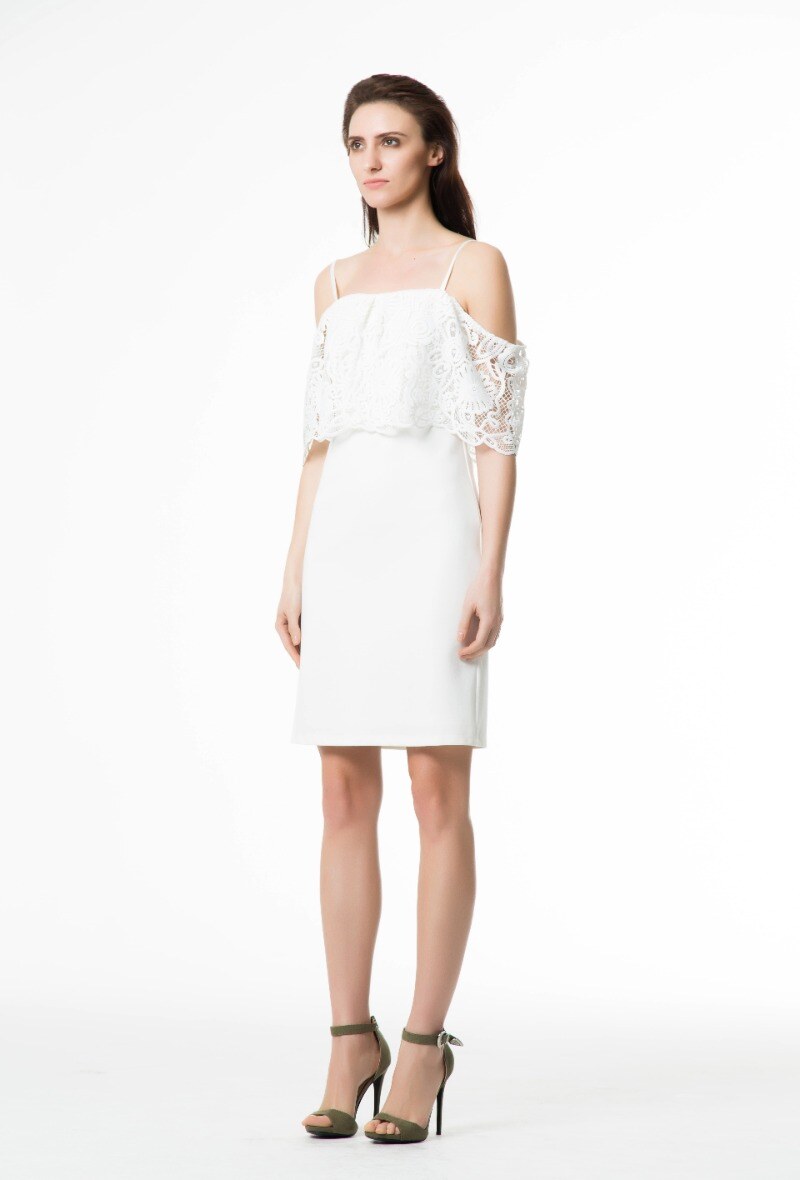 Grossiste Smart and Joy - Robe en dentelle à épaules dénudées