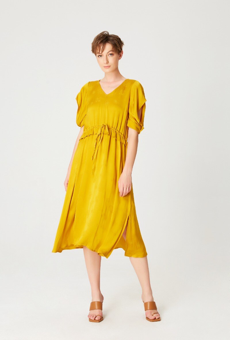 Wholesaler Smart and Joy - V-cleavage  self belted gathered dress