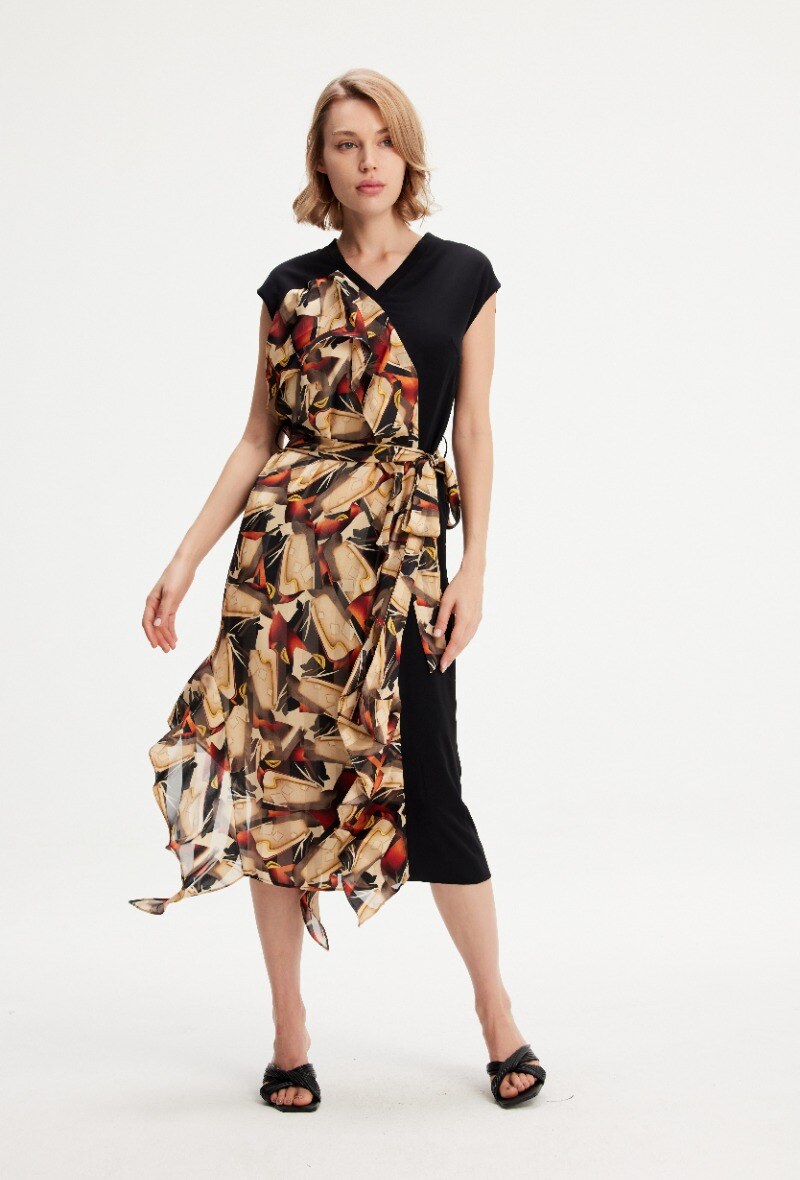 Mayorista Smart and Joy - Vestido asimétrico bimateria estampado
