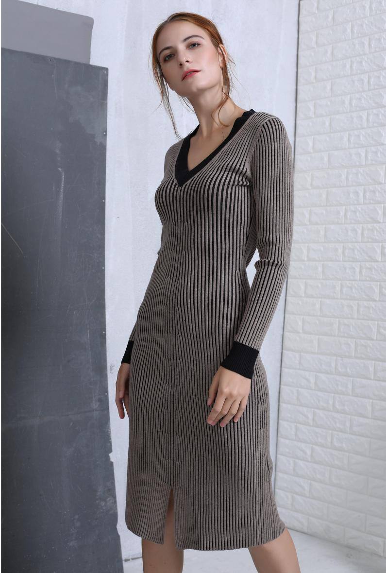 Mayorista Smart and Joy - Vestido suéter bicolor con cuello en V