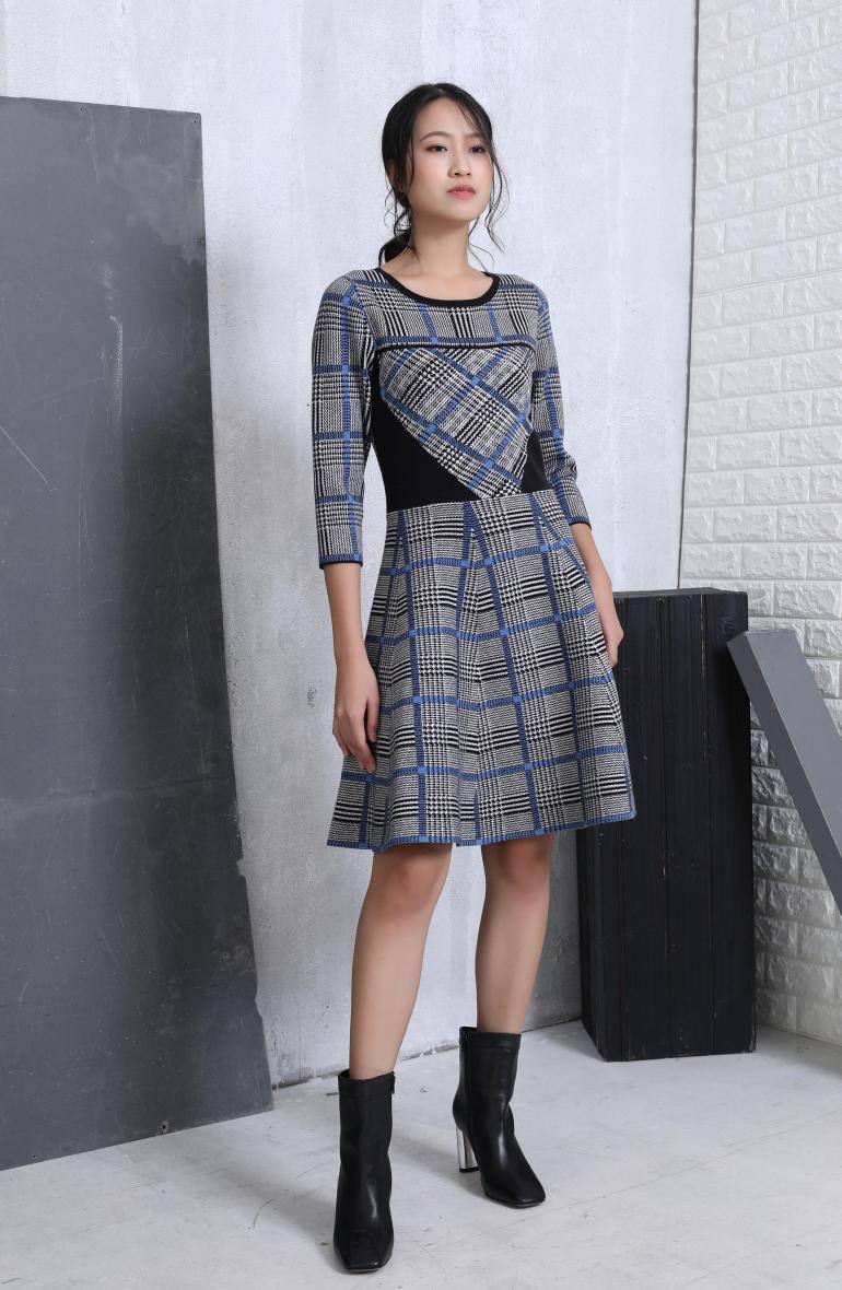 Mayorista Smart and Joy - Vestido entallado y con vuelo de punto de tartán