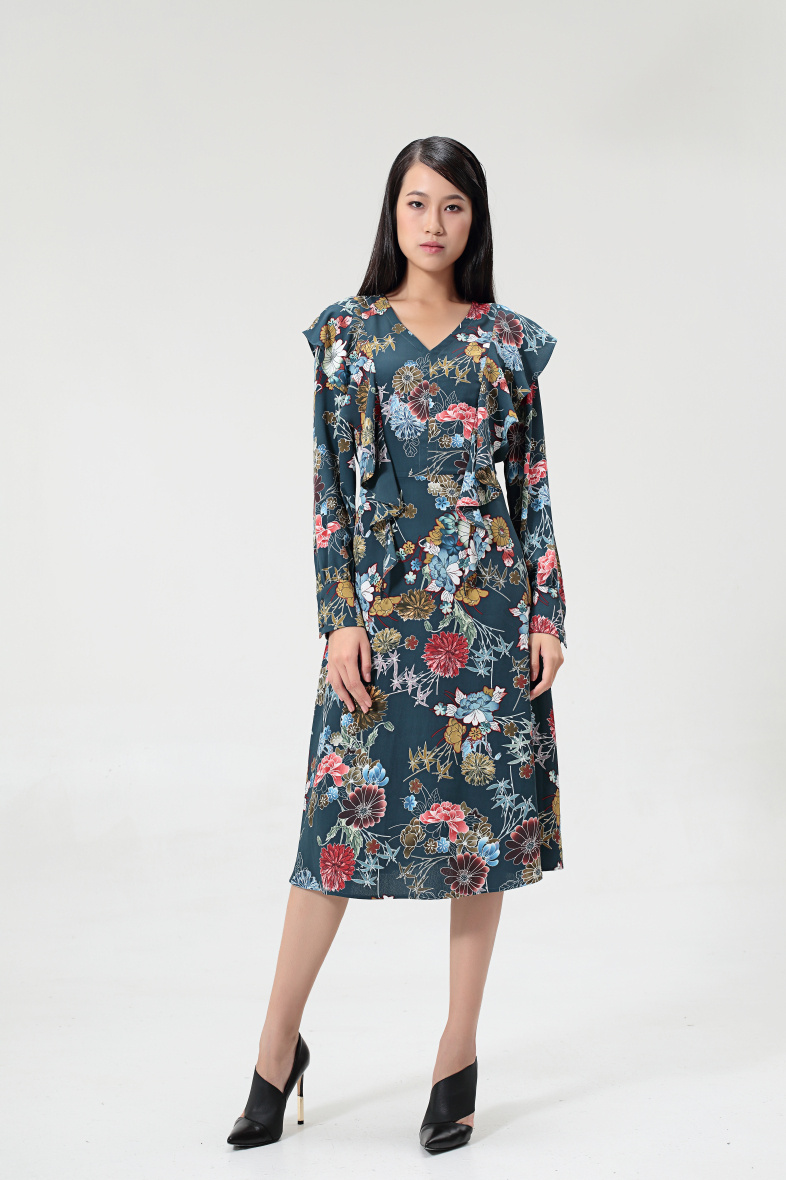 Grossiste Smart and Joy - Robe Bohème midi à volants et imprimé floral