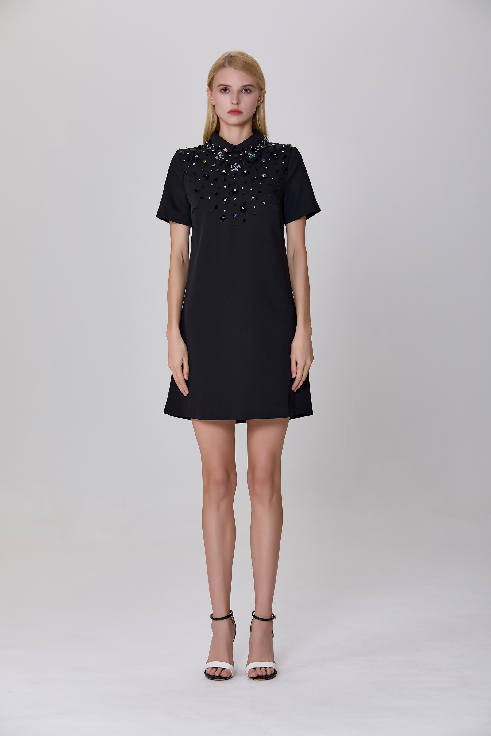 Grossiste Smart and Joy - Robe chemise droite à broderies