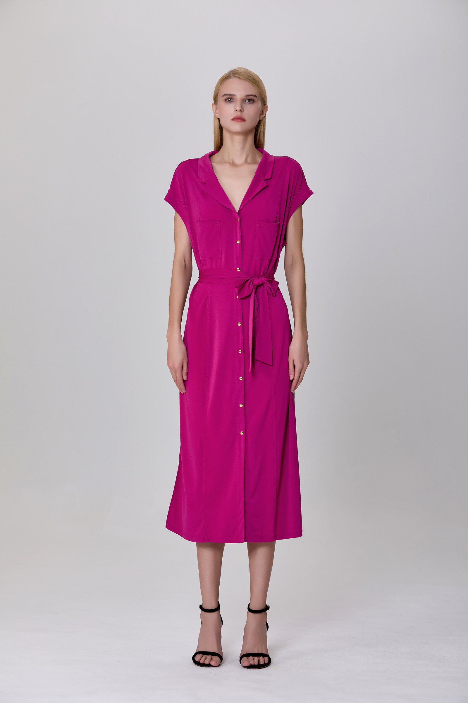 Grossiste Smart and Joy - Robe chemise à col tailleur
