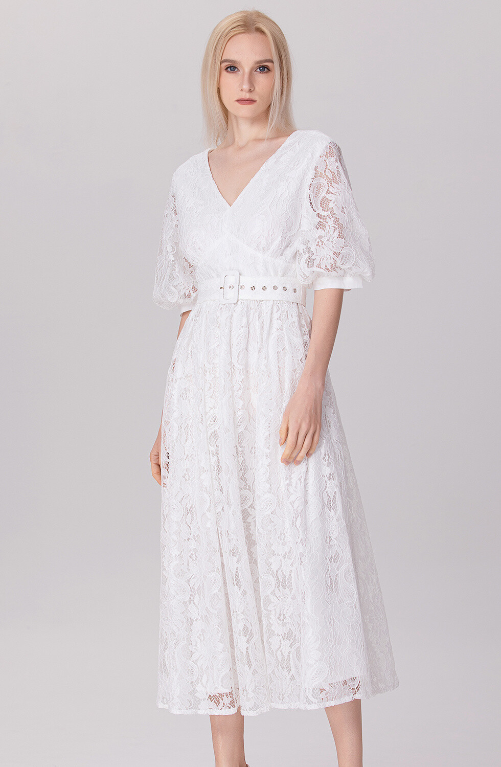 Grossiste Smart and Joy - Robe dentelle à manches bouffantes et ceinture