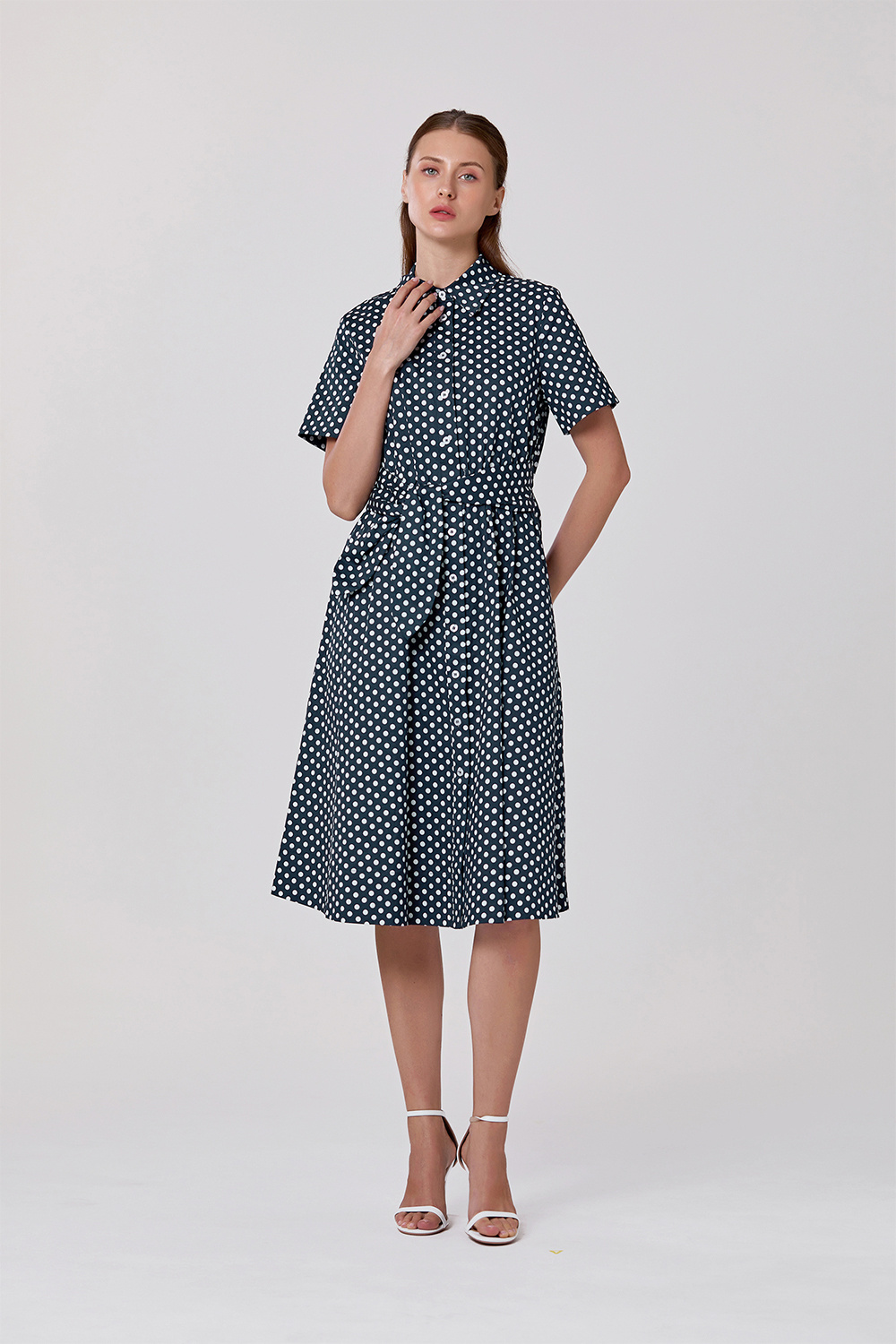 Grossiste Smart and Joy - Robe chemise à pois avec ceinture