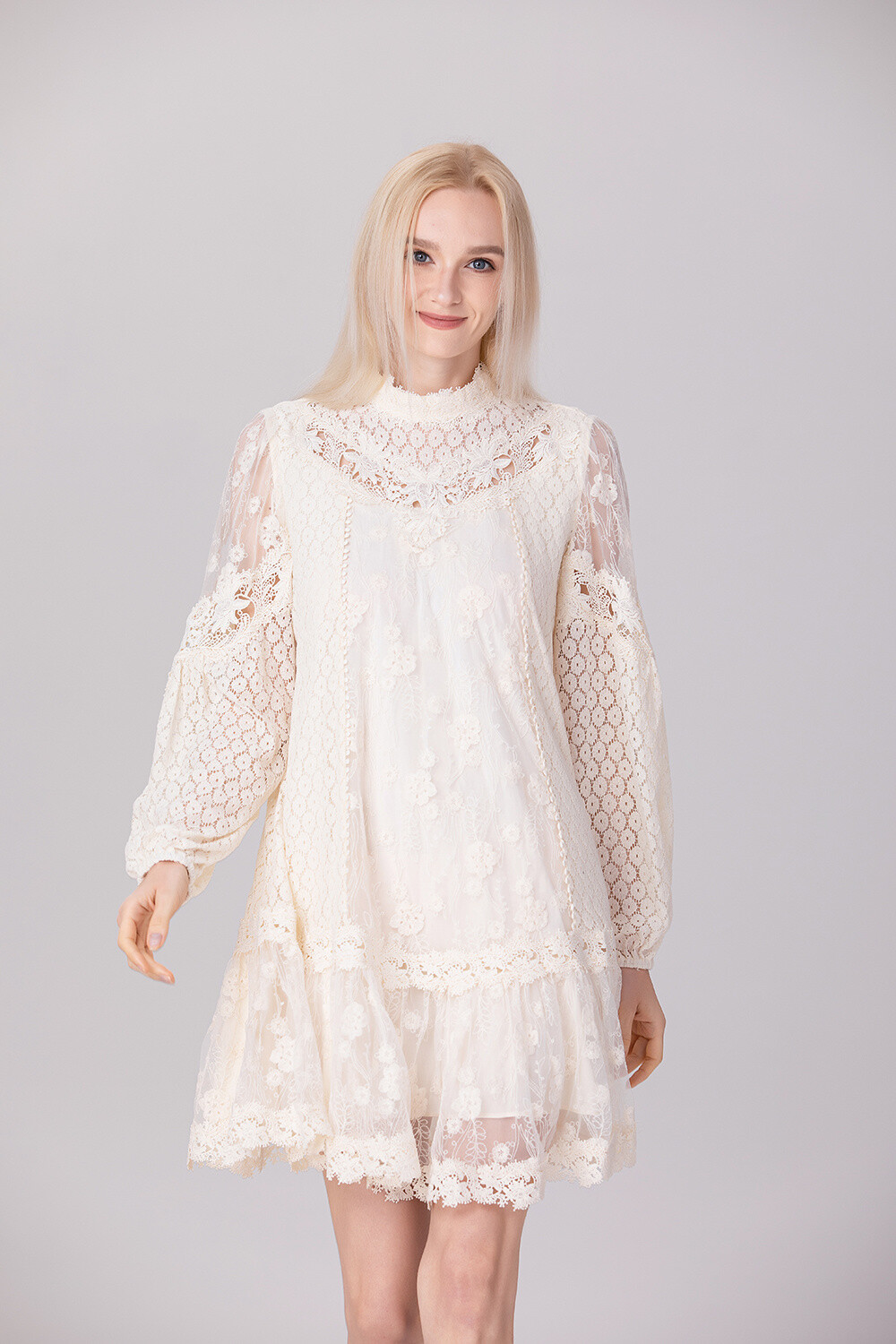 Wholesaler Smart and Joy - Multiple laces and tulle baby-doll dress