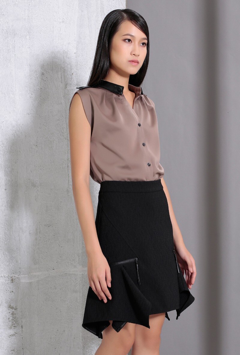 Wholesaler Smart and Joy - Matte satin sleeveless shirt