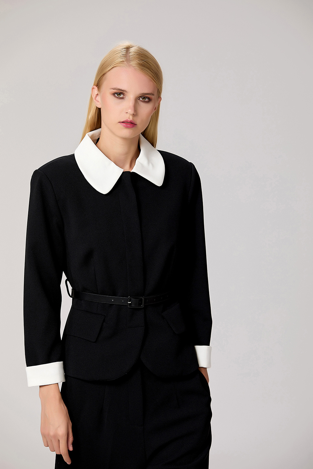 Grossiste Smart and Joy - Veste croisée à col et poignet contrastés