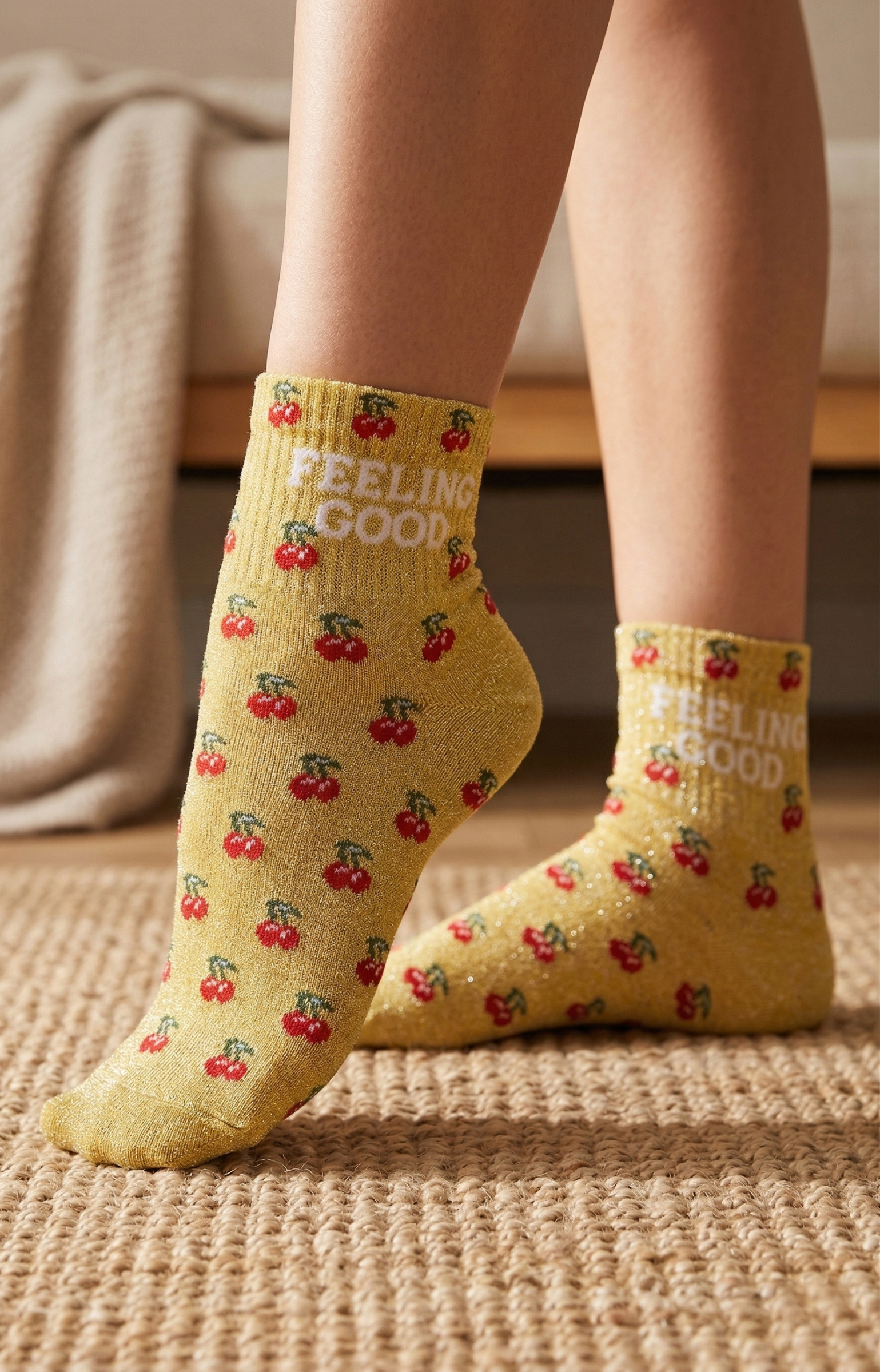 Grossiste Snow Rose - Chaussettes Pailletées Cerises Courtes « FEELING GOOD»