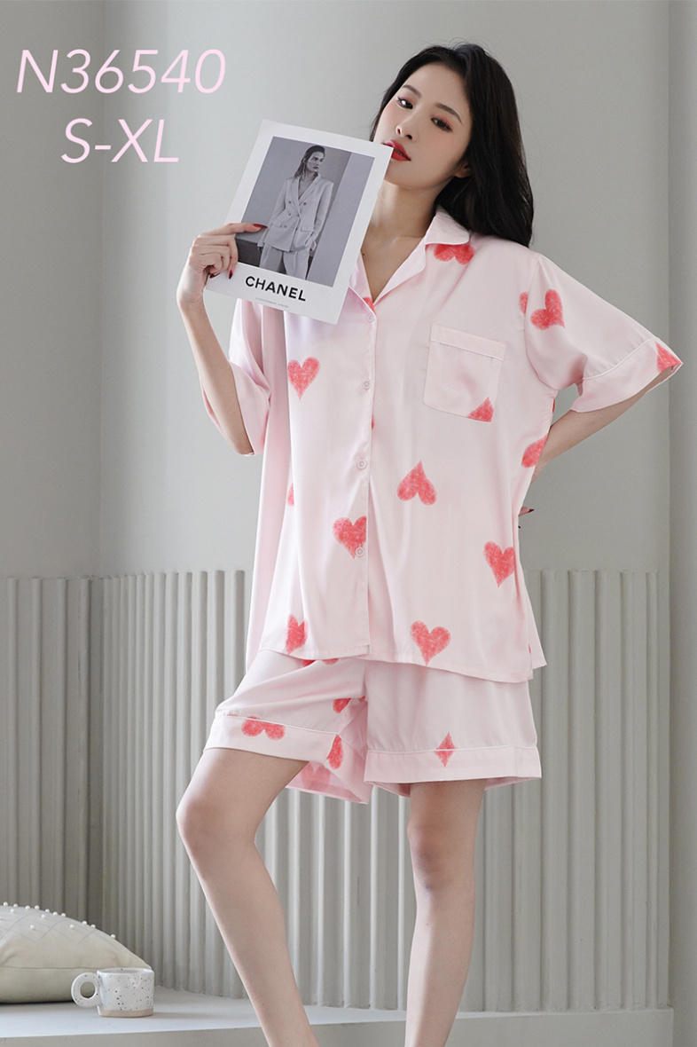 Grossiste Snow Rose - Ensemble pyjama Chemise et Short Cœurs