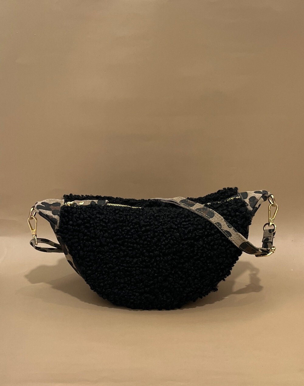 Wholesaler SO & LO - LEATHER TRIMMED BELT BAG WITH MOUMOUTE