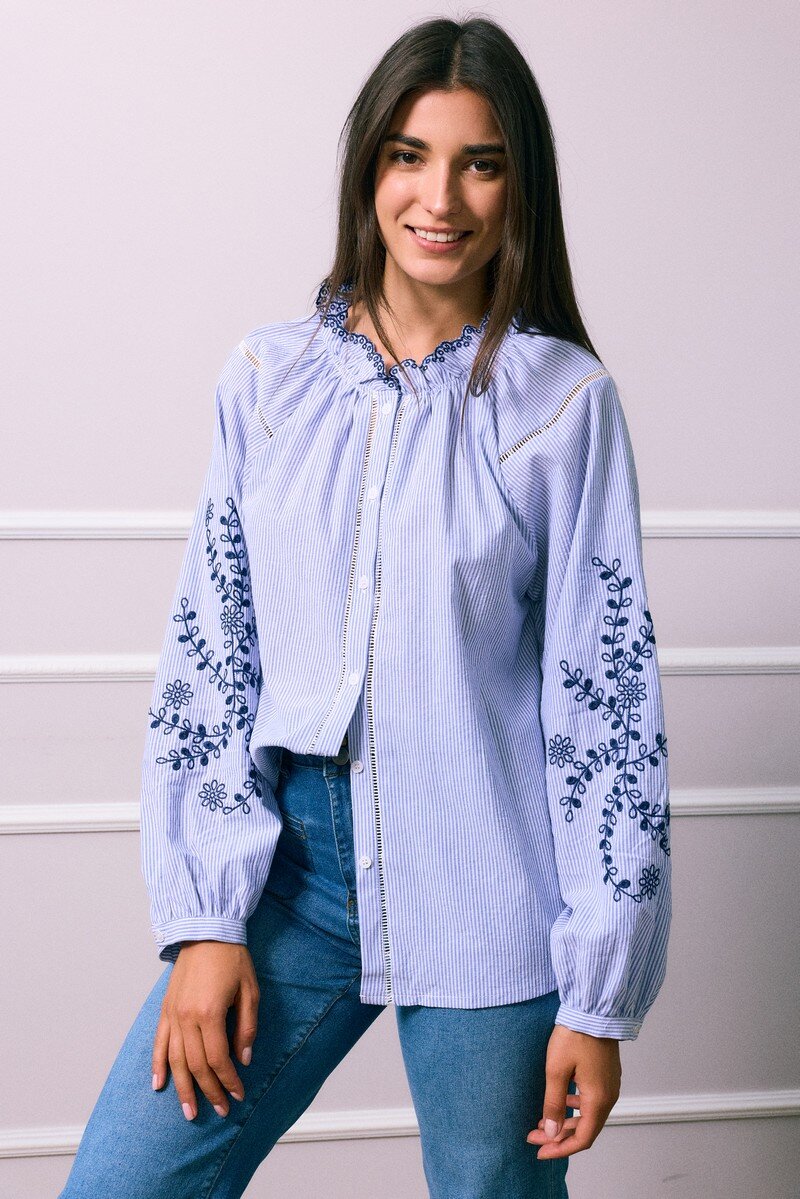 Chemise rayée 100% coton, broderie délicate, idéale pour l'automne 2025, fabriquée en Chine.