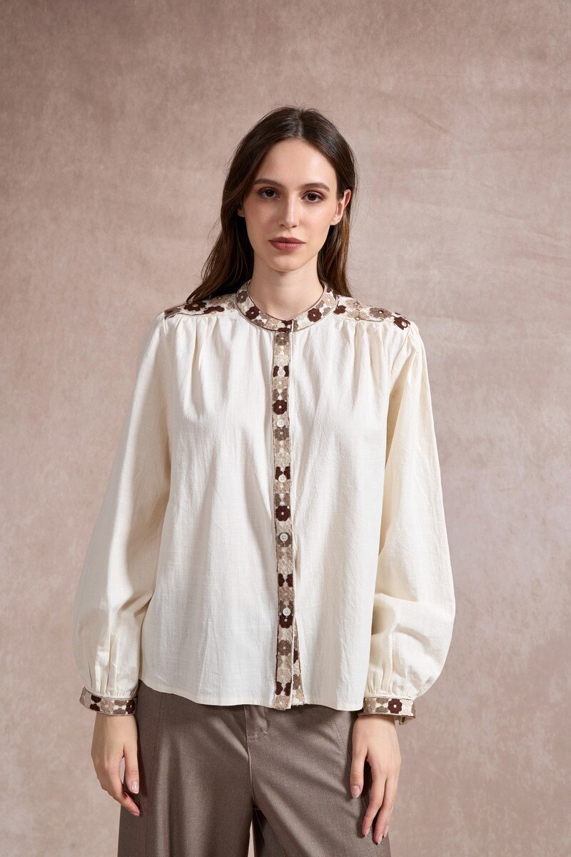 Wholesaler So Sweet - Shirt with contrasting embroidered floral panel