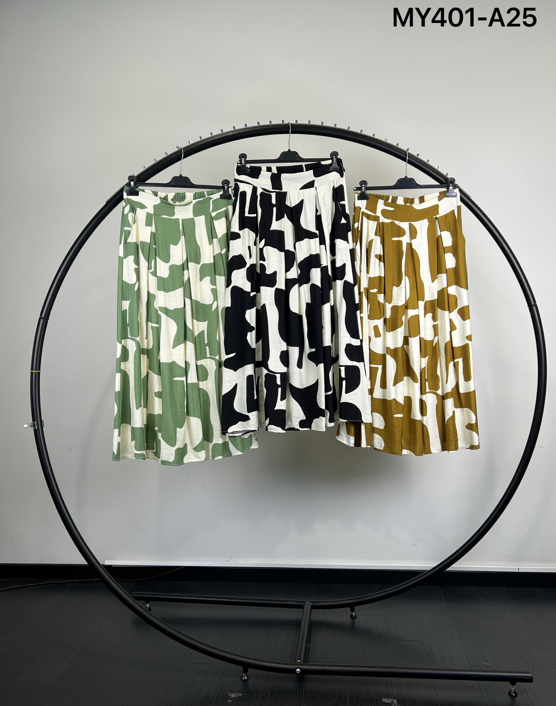 Wholesaler SOFLY - skirts