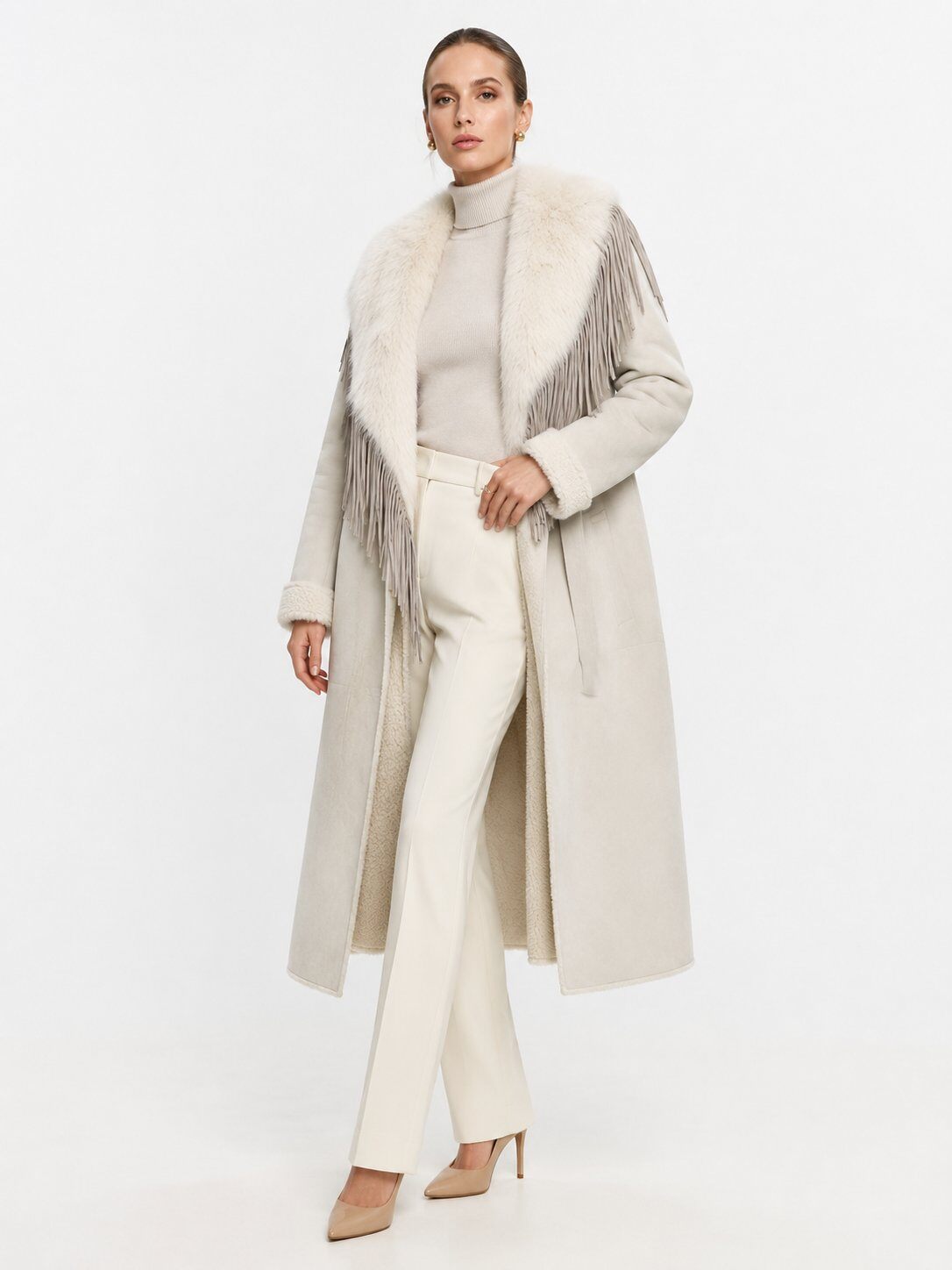 Grossiste SOFLY - Manteau long à col large fourrure synthétique avec franges, modèle 2653