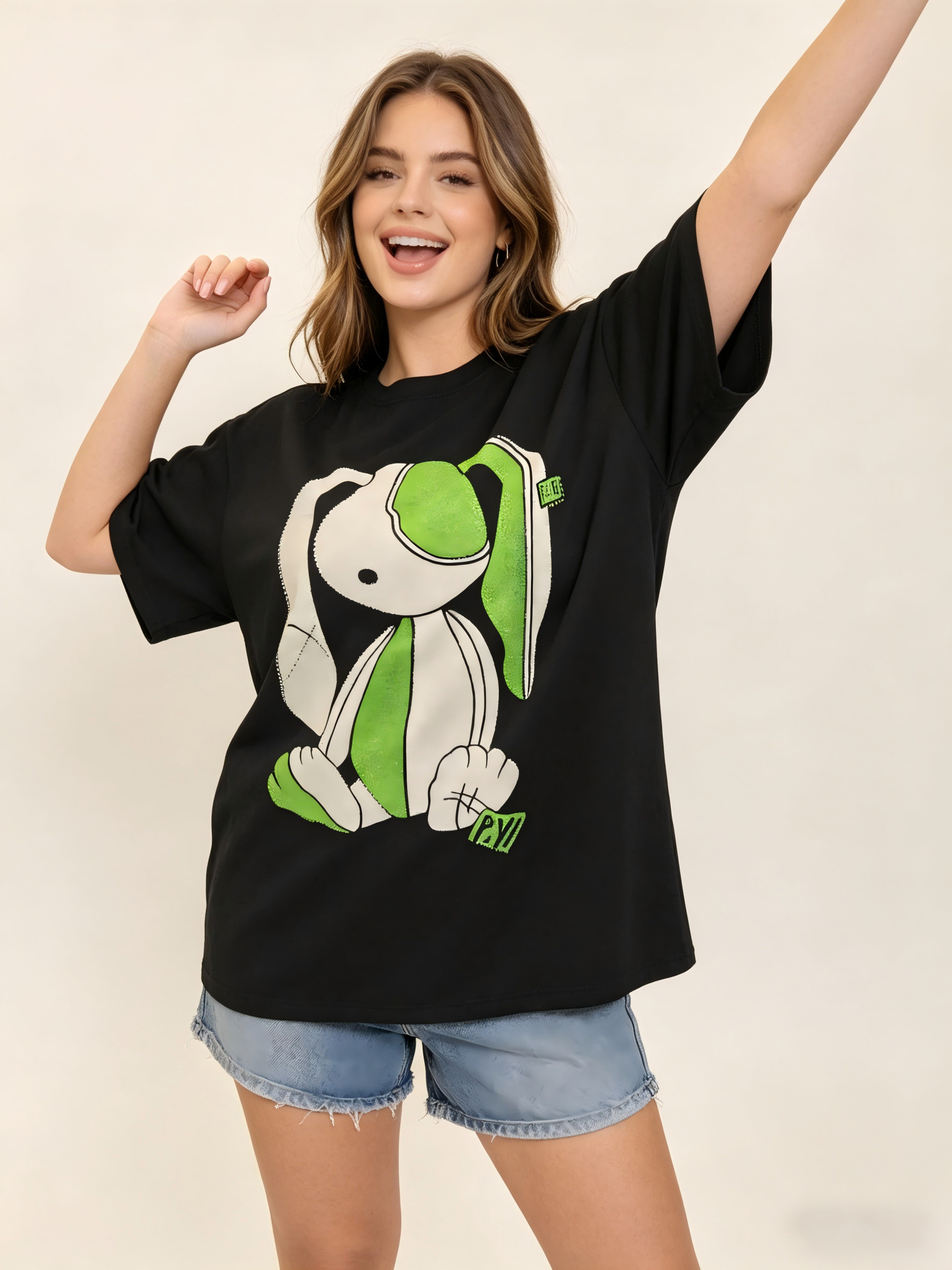 Grossista SOFLY - T-shirt estiva da donna, t-shirt con fiori 3D, t-shirt con strass, t-shirt oversize, t-shirt a maniche corte, t-shirt bianca/nera, t-shirt boho chic,