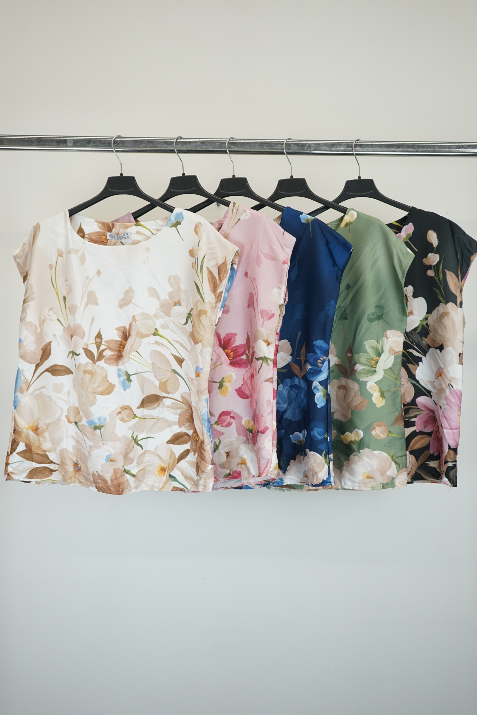 Wholesaler SOFLY - tops