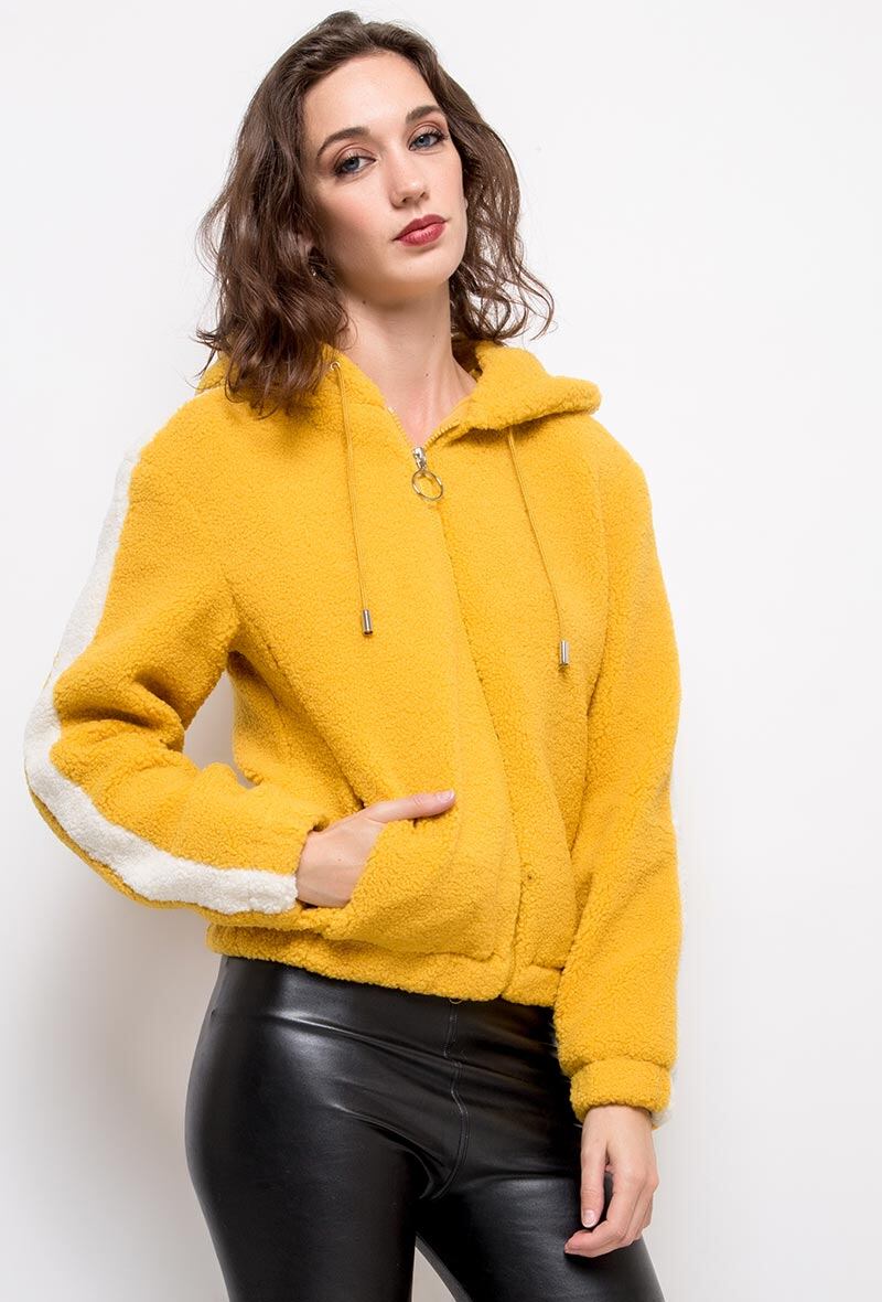 Grossiste Softy Paris - Manteau en fourrure avec bandes latérales