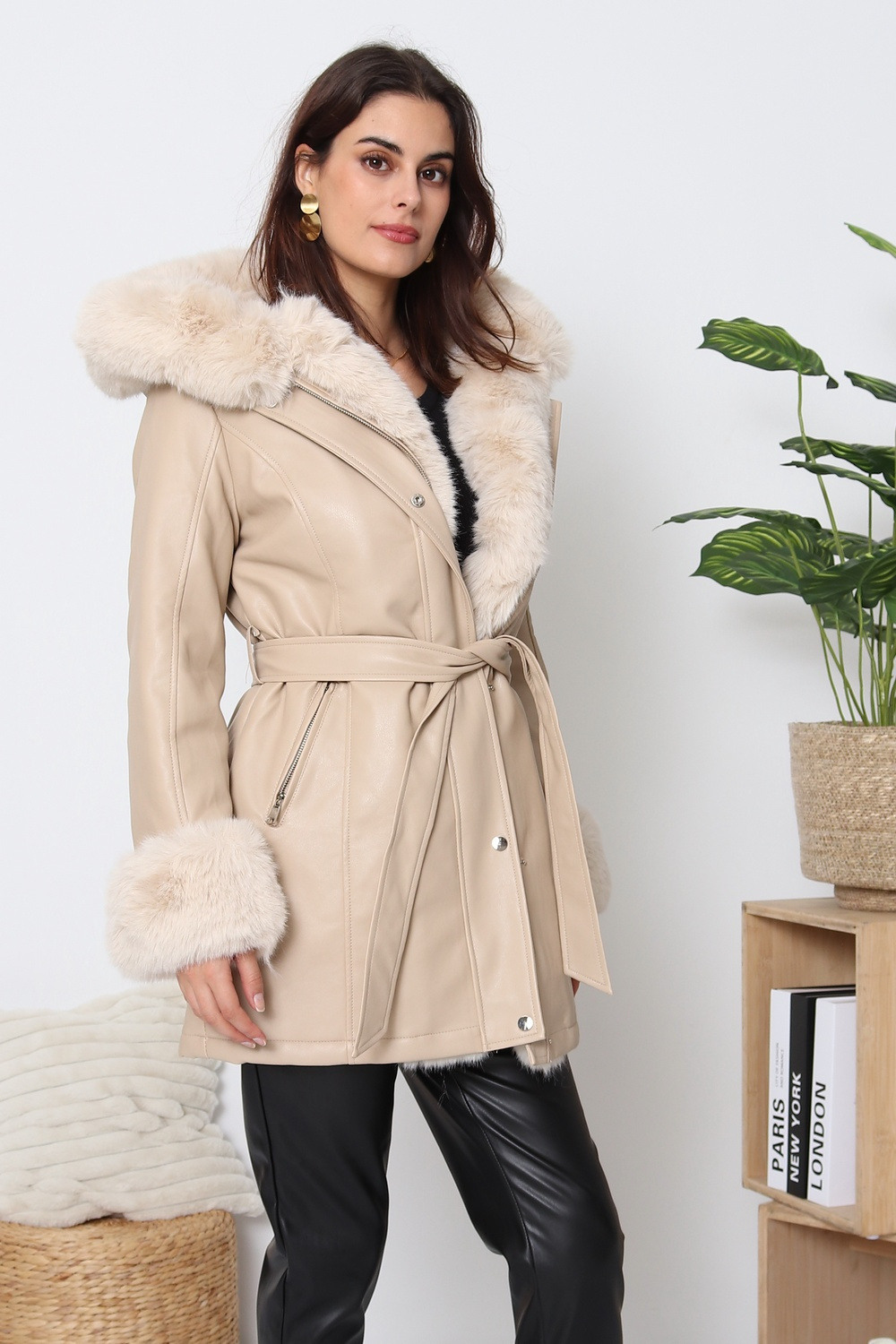 Mayorista Softy Paris - Abrigo con capucha de piel sintética