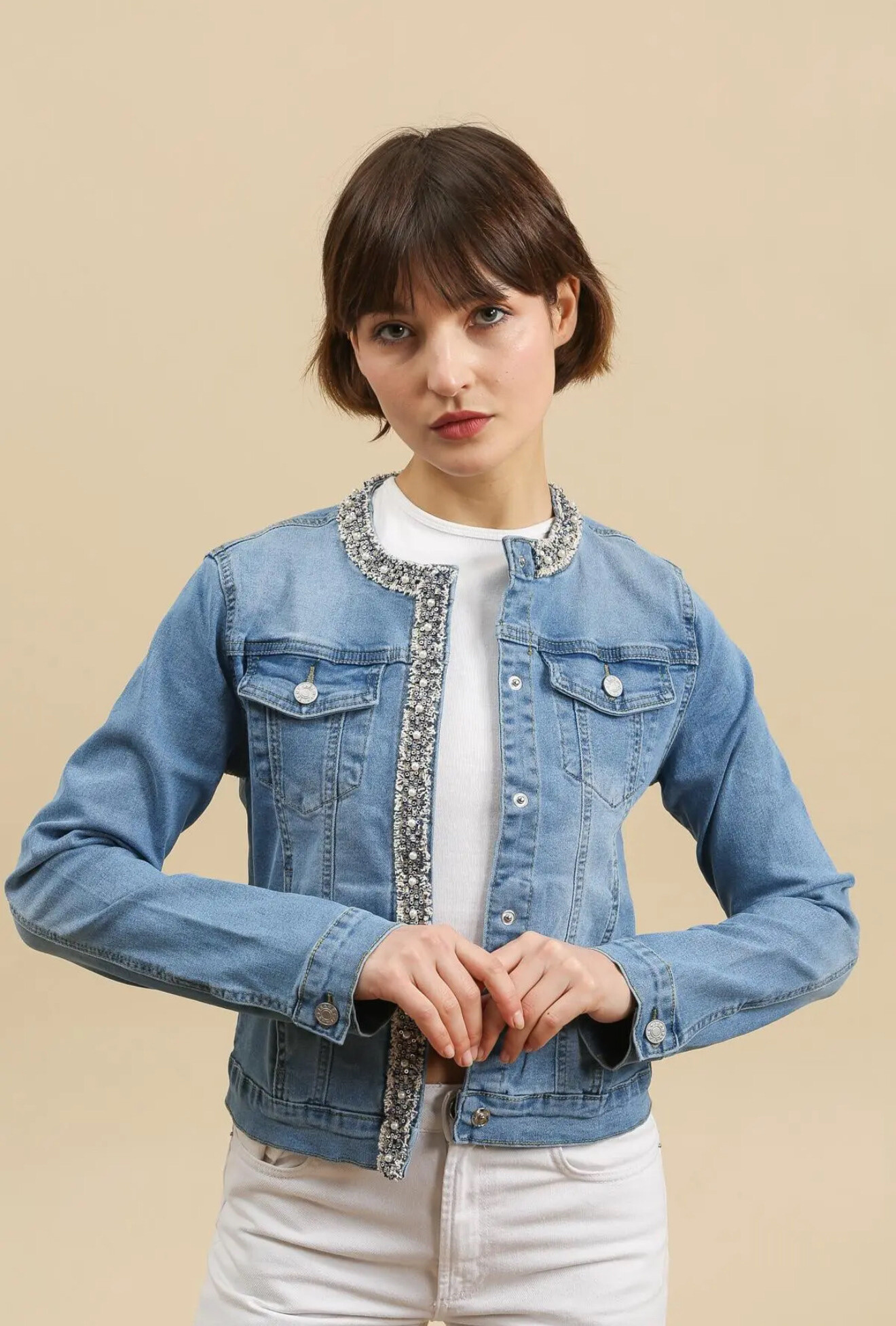 Grossiste Softy Paris - Veste jeans col rond bordée de galon en tweed avec sequins