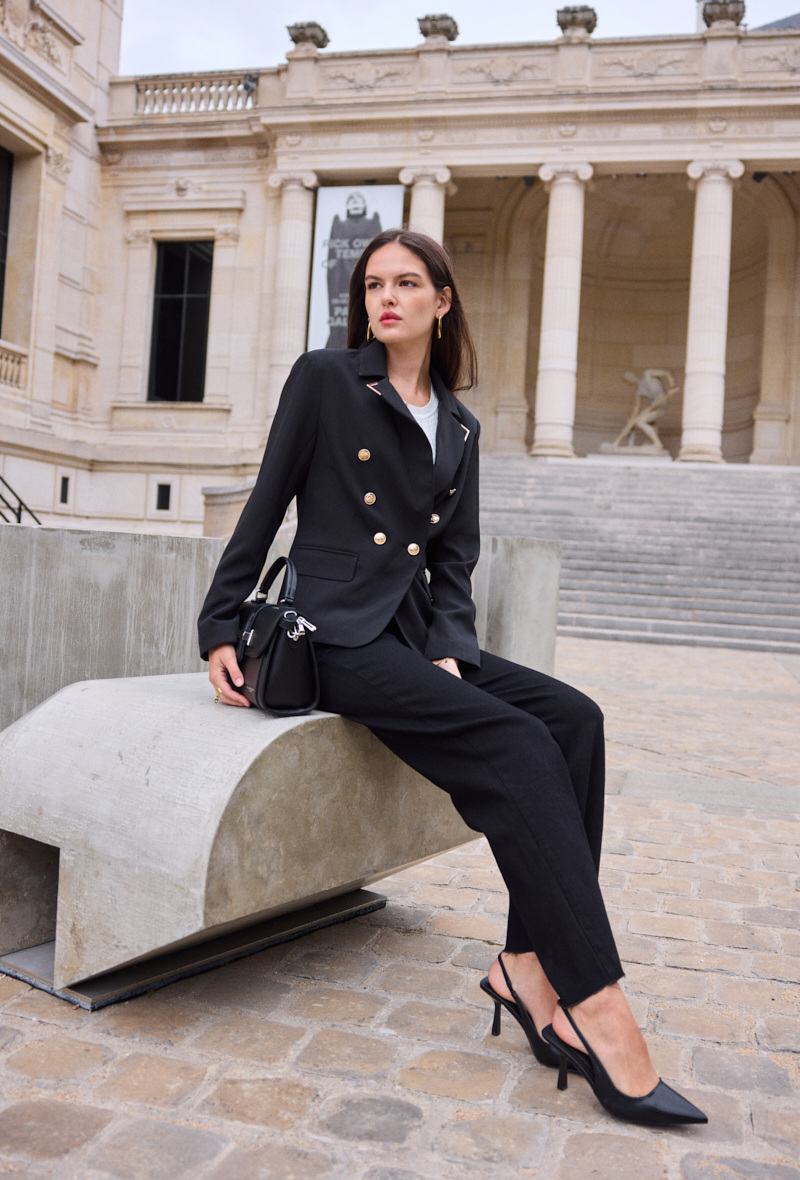 Grossiste Softy Paris - Veste blazer à détails dorés