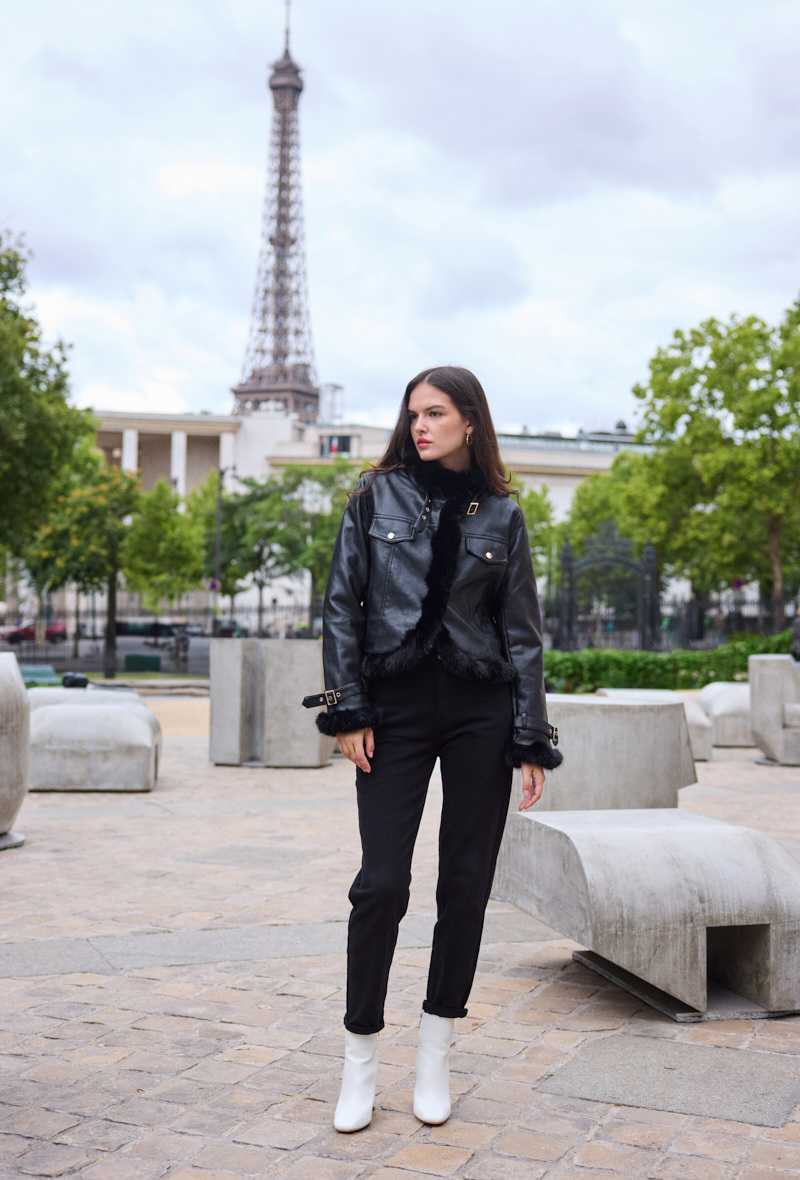 Grossiste Softy Paris - Veste simili cuir bordée de fourrure unie