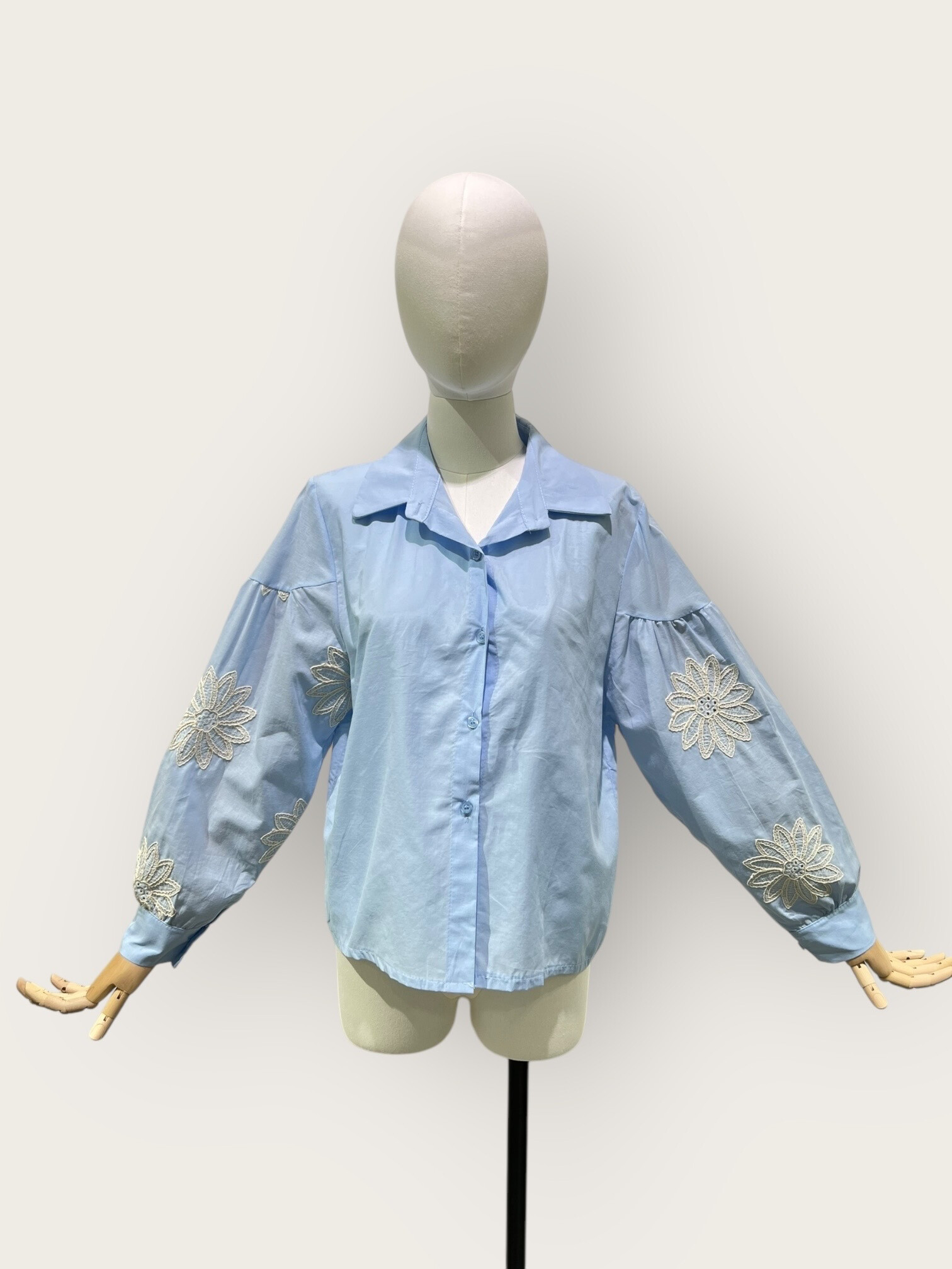 Grossiste SOGGO - Chemise en coton manche longue avec broderie en fleurs