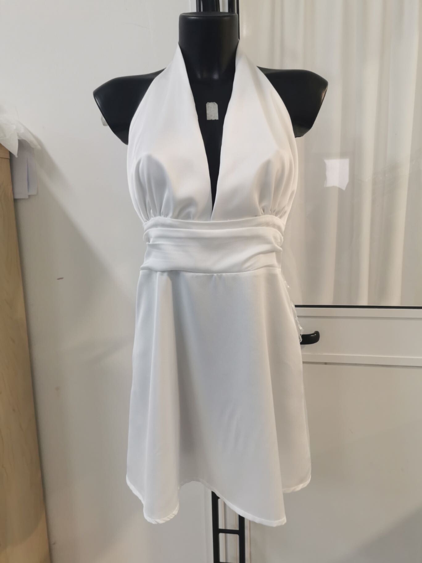 Grossiste SOGGO - Robe courte noeud dans le dos