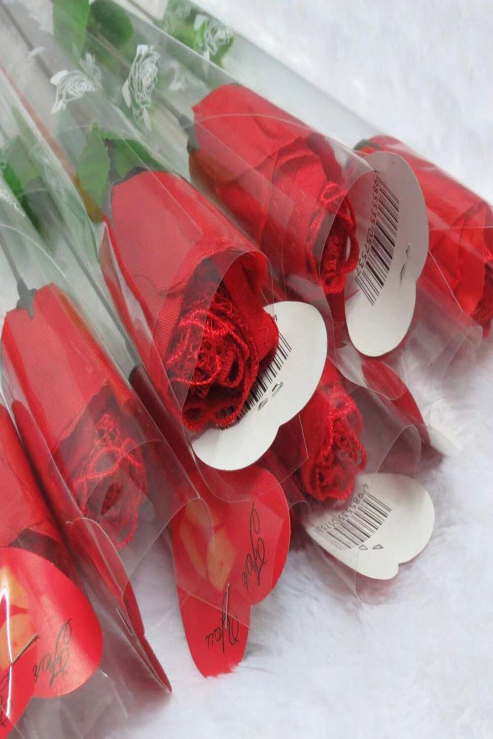 Grossiste SOISBELLE - Cadeau sensuel : string rose rouge fendu