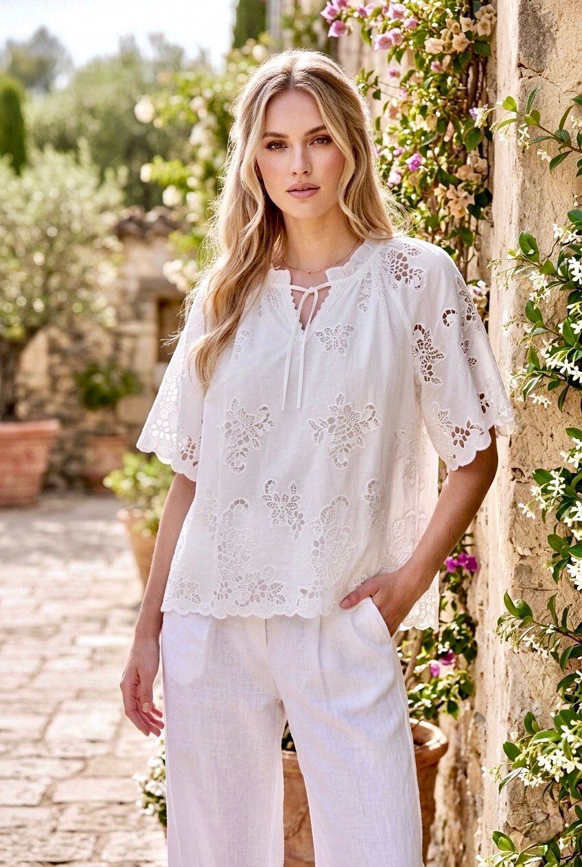 Grossista SOKY & SOKA - Blusa Ricamata Capri Eleganza