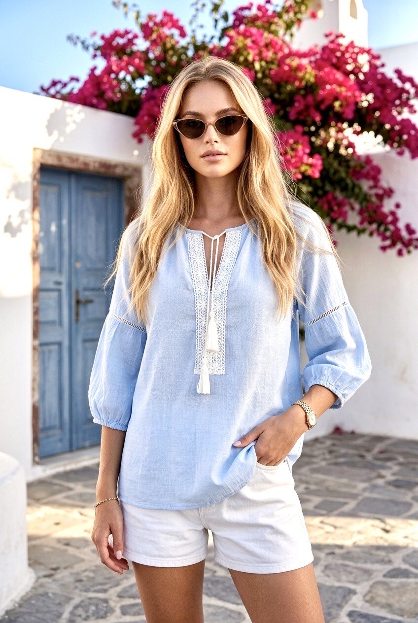 Grossista SOKY & SOKA - Blusa bohemien ricamata con nappine